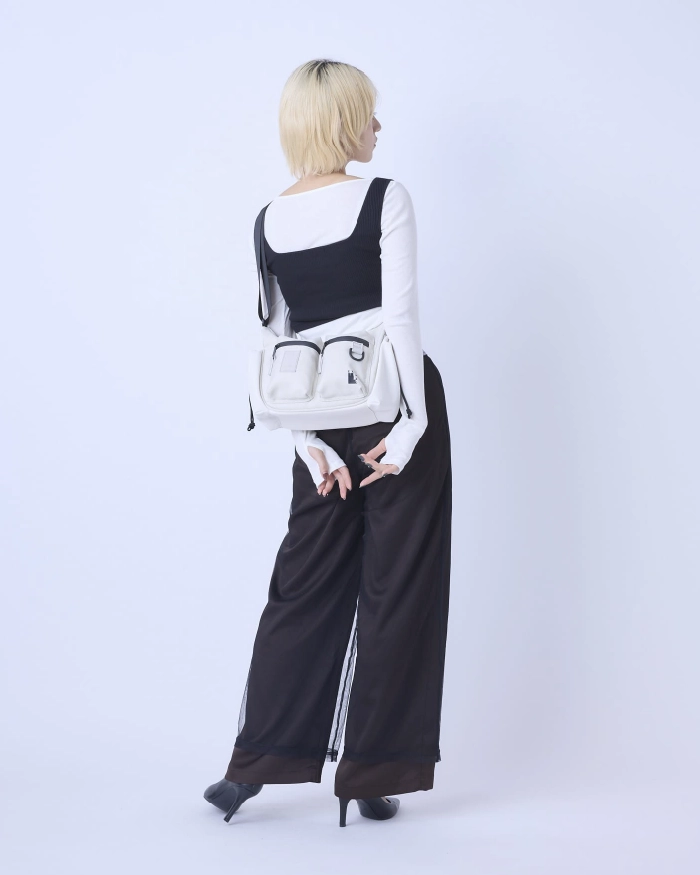 ミニショルダーバッグコーデ