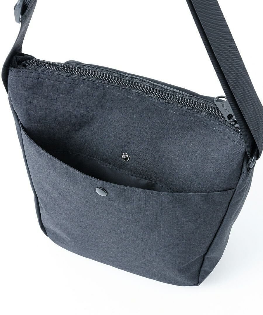 anello ショルダーバッグ 撥水 多収納 A5 TRACK AT-H1812