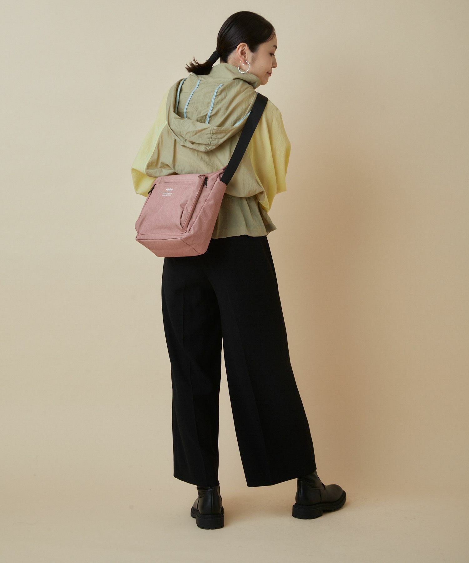 anello ショルダーバッグ 撥水 多収納 A5 TRACK AT-H1812