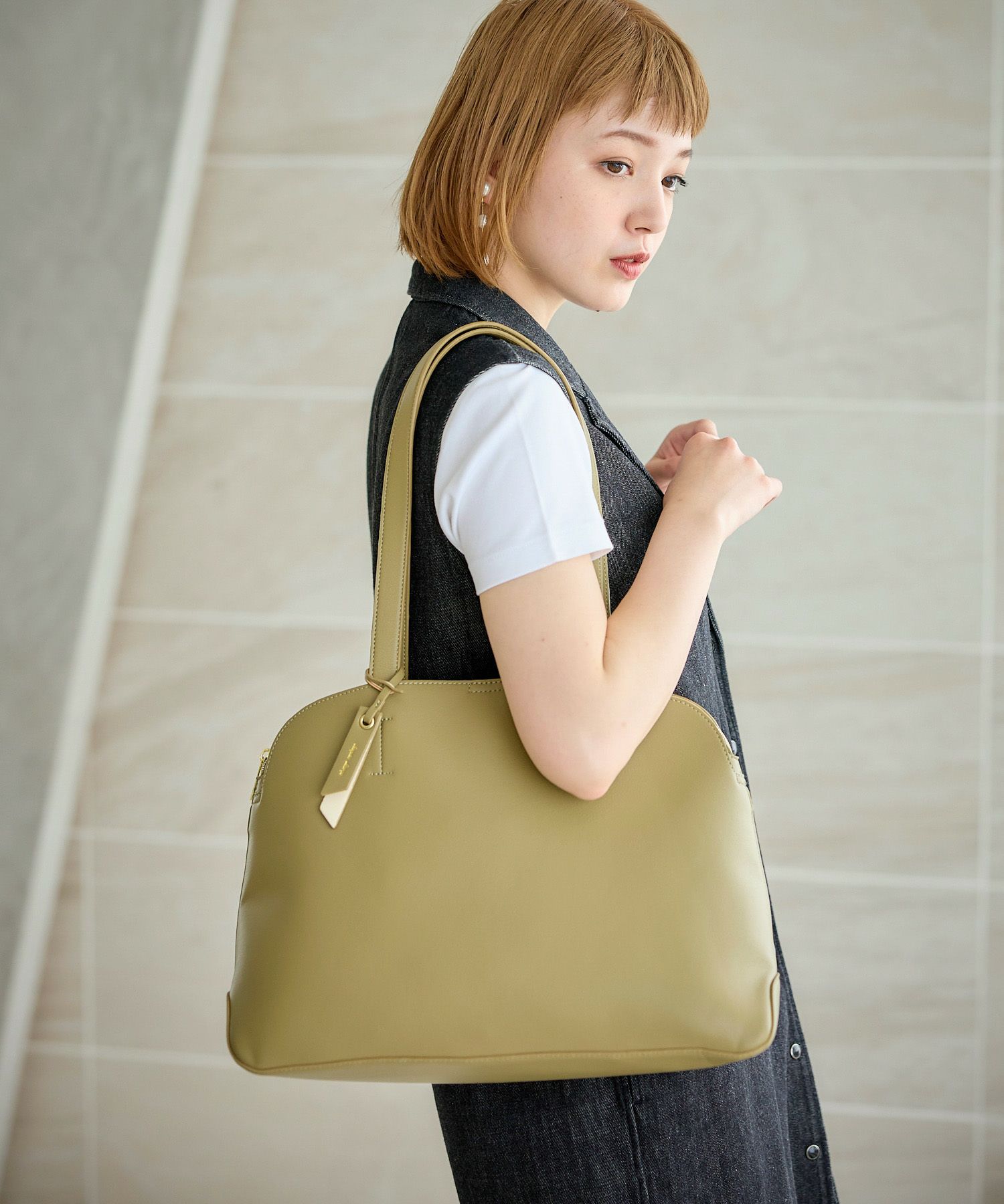 40代女性におすすめな人気の通勤バッグは、かるいかばんのA4トートバッグ