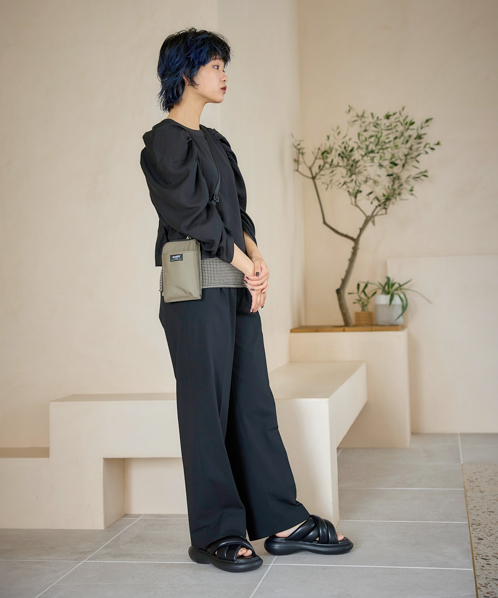 ミニショルダーバッグ 952699_4F864_00020_G_FW2024.jpg