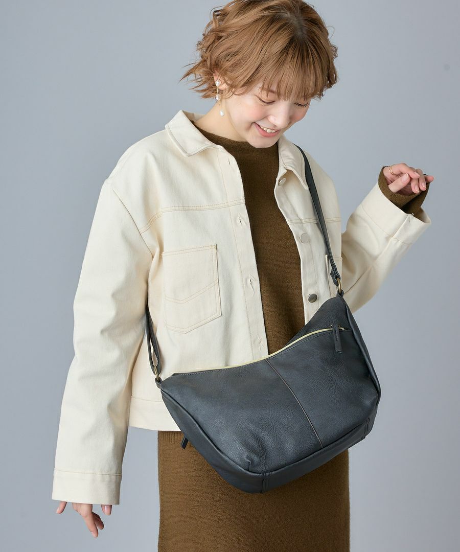 Legato Largo ショルダーバッグ  A5 スモーキーシボフェイクレザー LU-H0906Z