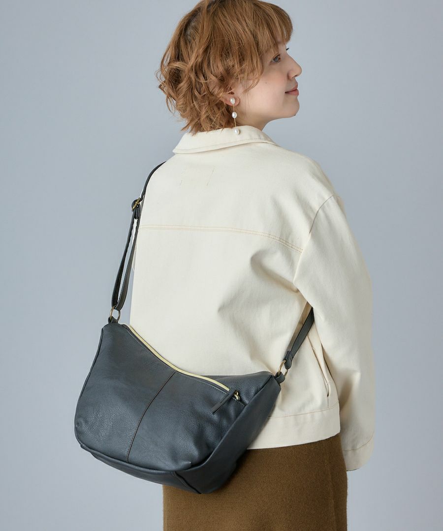 Legato Largo ショルダーバッグ  A5 スモーキーシボフェイクレザー LU-H0906Z