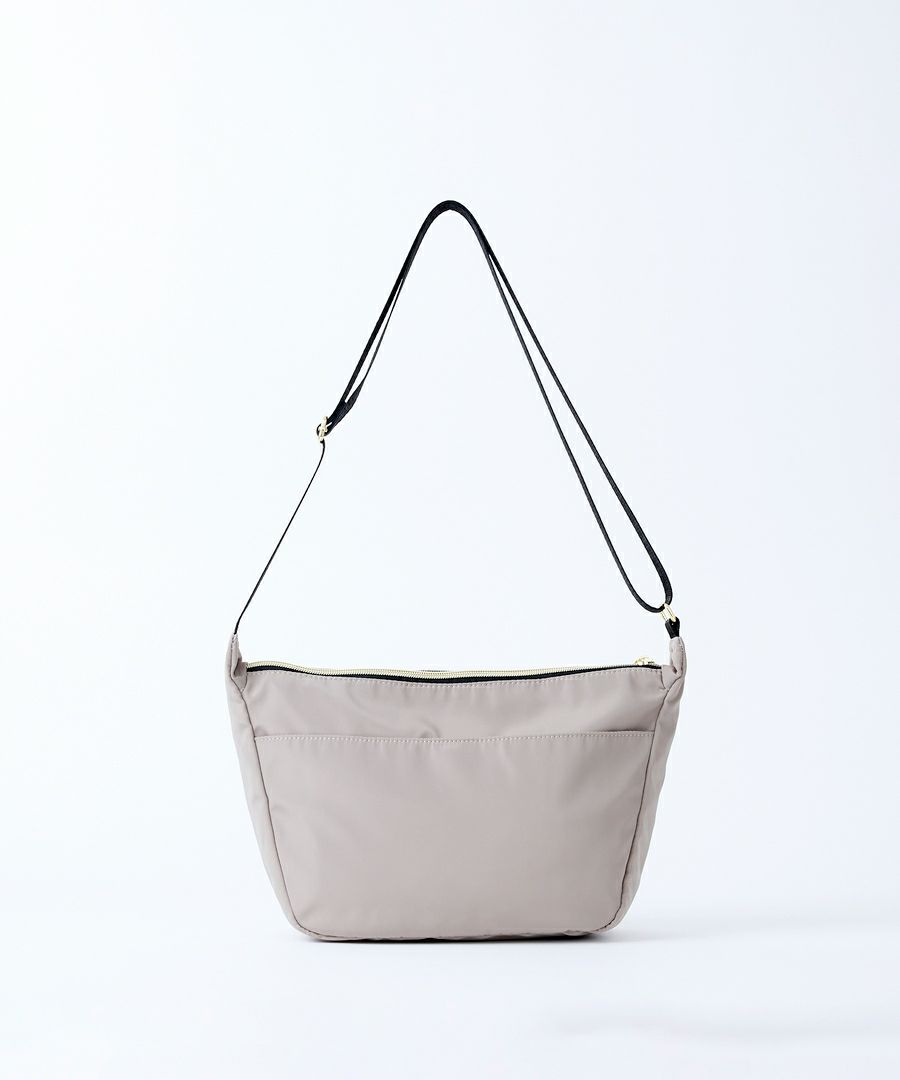 Legato Largo ショルダーバッグ 撥水 A5 グロッシーコンビ LI-E1591