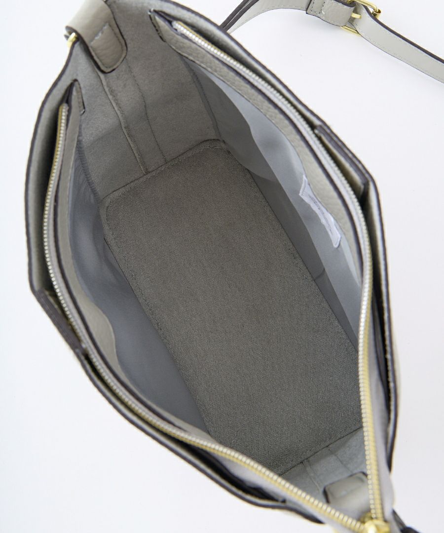 Legato Largo ショルダーバッグ 軽量 3室仕様 自立 A5 レトロシボ LH-D1372
