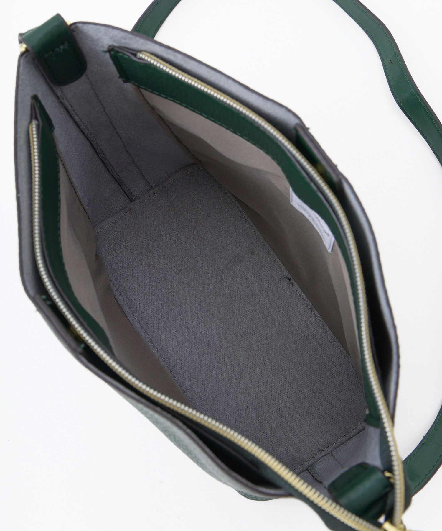 Legato Largo ショルダーバッグ 軽量 3室仕様 自立 A5 レトロシボ LH-D1372