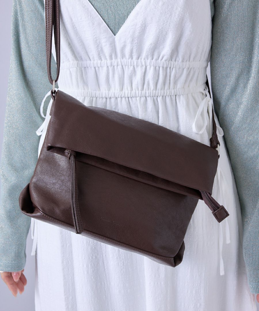 Legato Largo ショルダーバッグ 洗濯可能 自立 口折れ A5 ユニプレーン LG-X0471