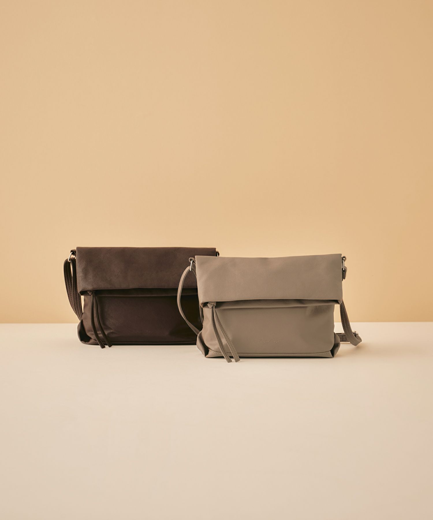 Legato Largo ショルダーバッグ 洗濯可能 自立 口折れ A5 ユニプレーン LG-X0471