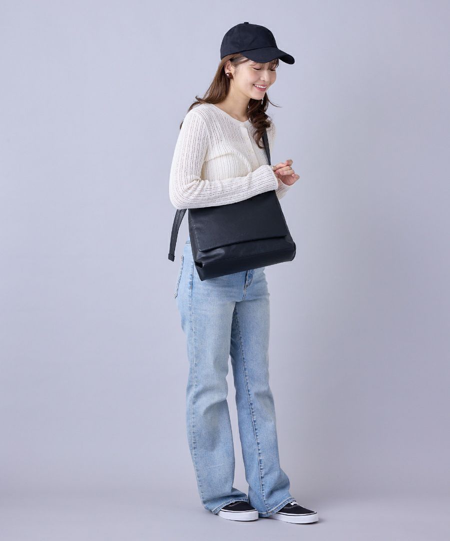 Legato Largo ショルダーバッグ 洗濯可能 自立 男女兼用 A5 ユニプレーン LG-X0473