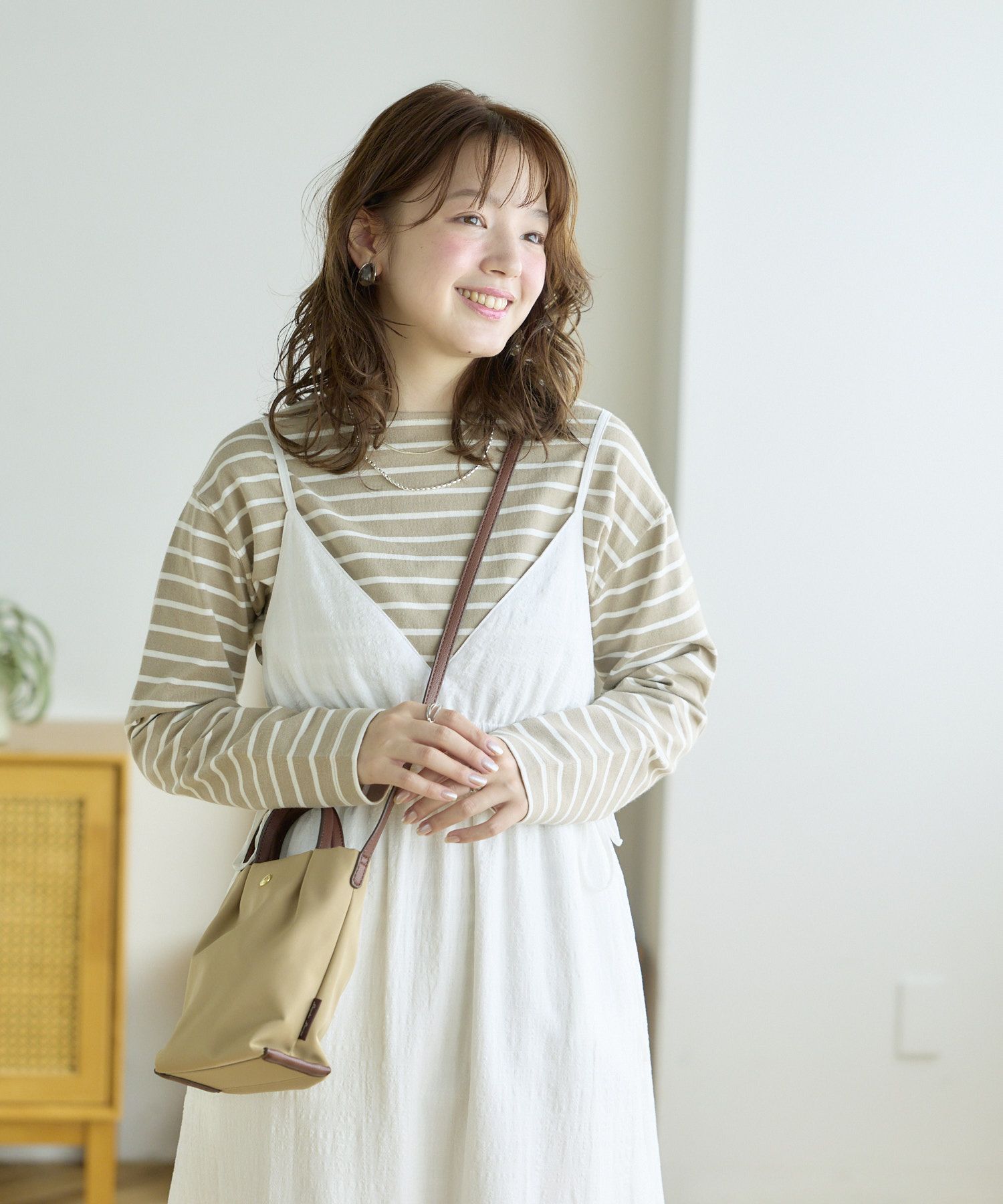 Legato Largo ショルダーバッグ 撥水 自立 肩楽 ショルダーパッド付き スマホ収納可能 コンパクト mini 肩楽 LH-L0153