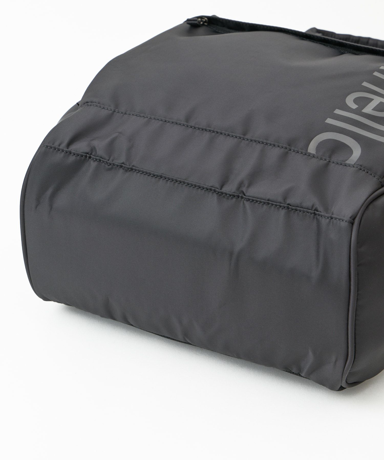 anello リュック バックパック 両面撥水 ﾗﾊﾞｰﾌﾟﾘﾝﾄ ﾊﾟﾃﾞｨﾝｸﾞ Dｶﾝ PC収納 ｷｬﾘｰｵﾝ ｾｷｭﾘﾃｨﾎﾟｹｯﾄ A4 ALF AIY0137