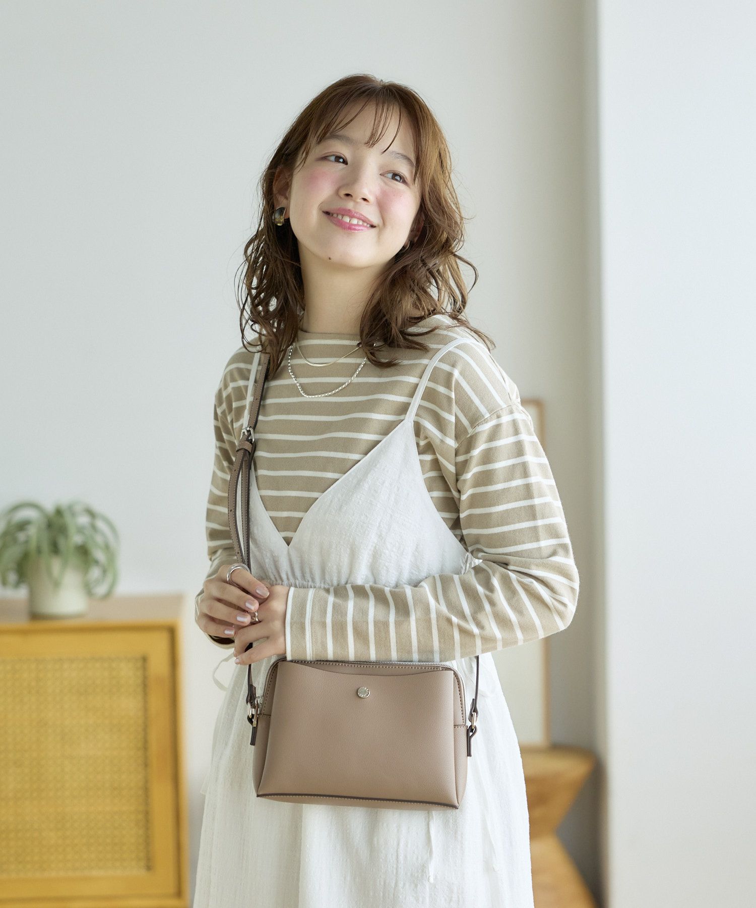 Legato Largo ショルダーバッグ 軽量 お財布機能付き 自立 mini かるいかばん LG-P0123