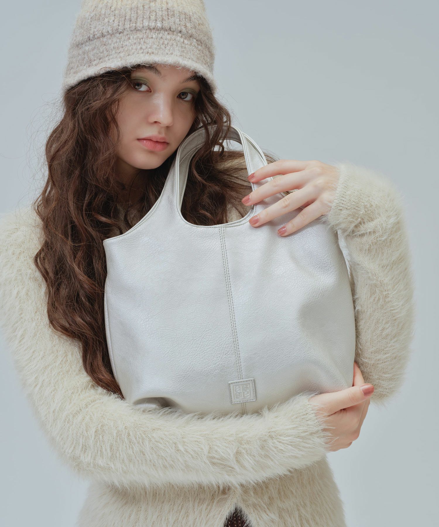 anello トートバッグ 隠しファスナーポケット A5 VANESSA AGB5061