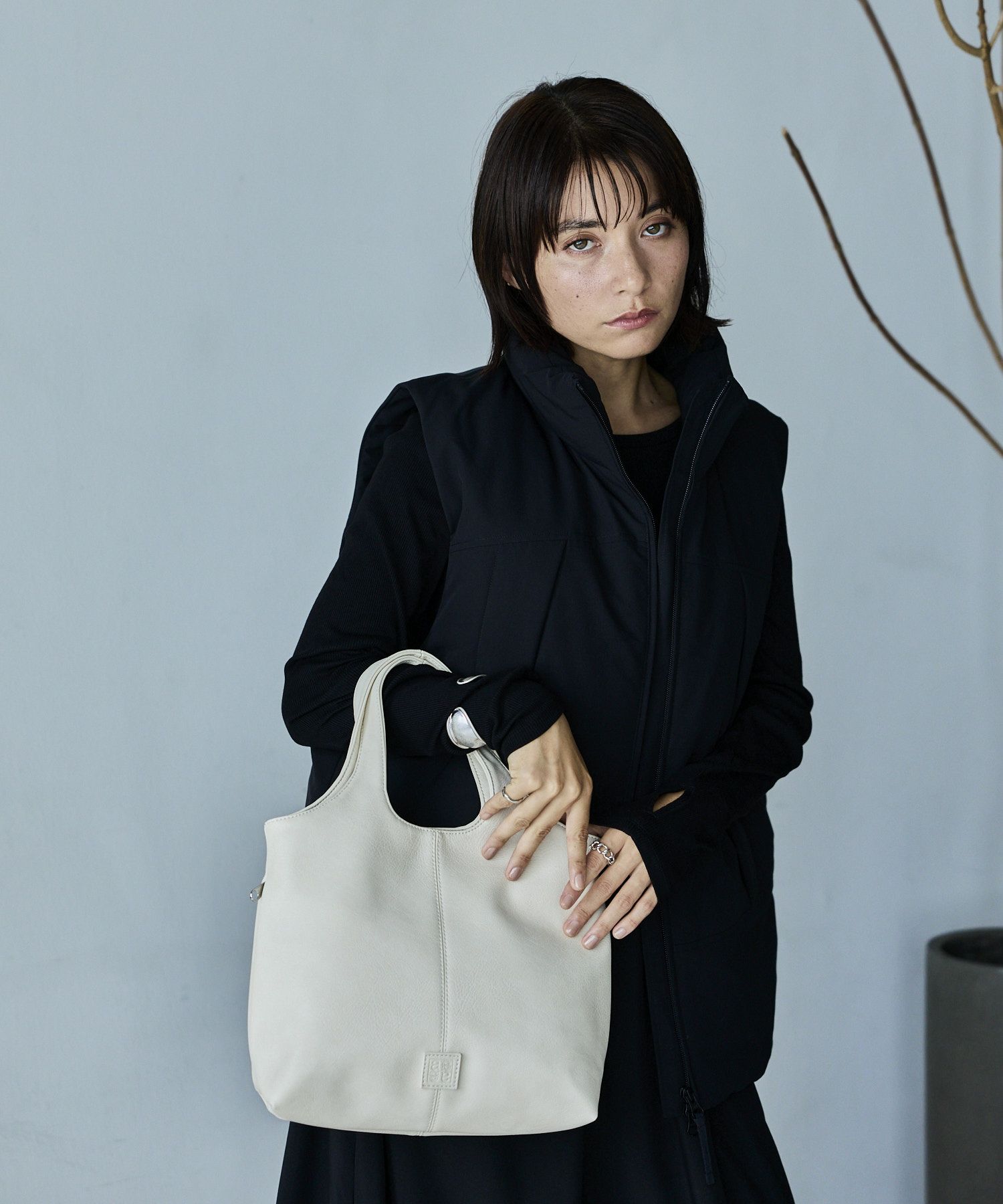 anello トートバッグ 隠しファスナーポケット A5 VANESSA AGB5061