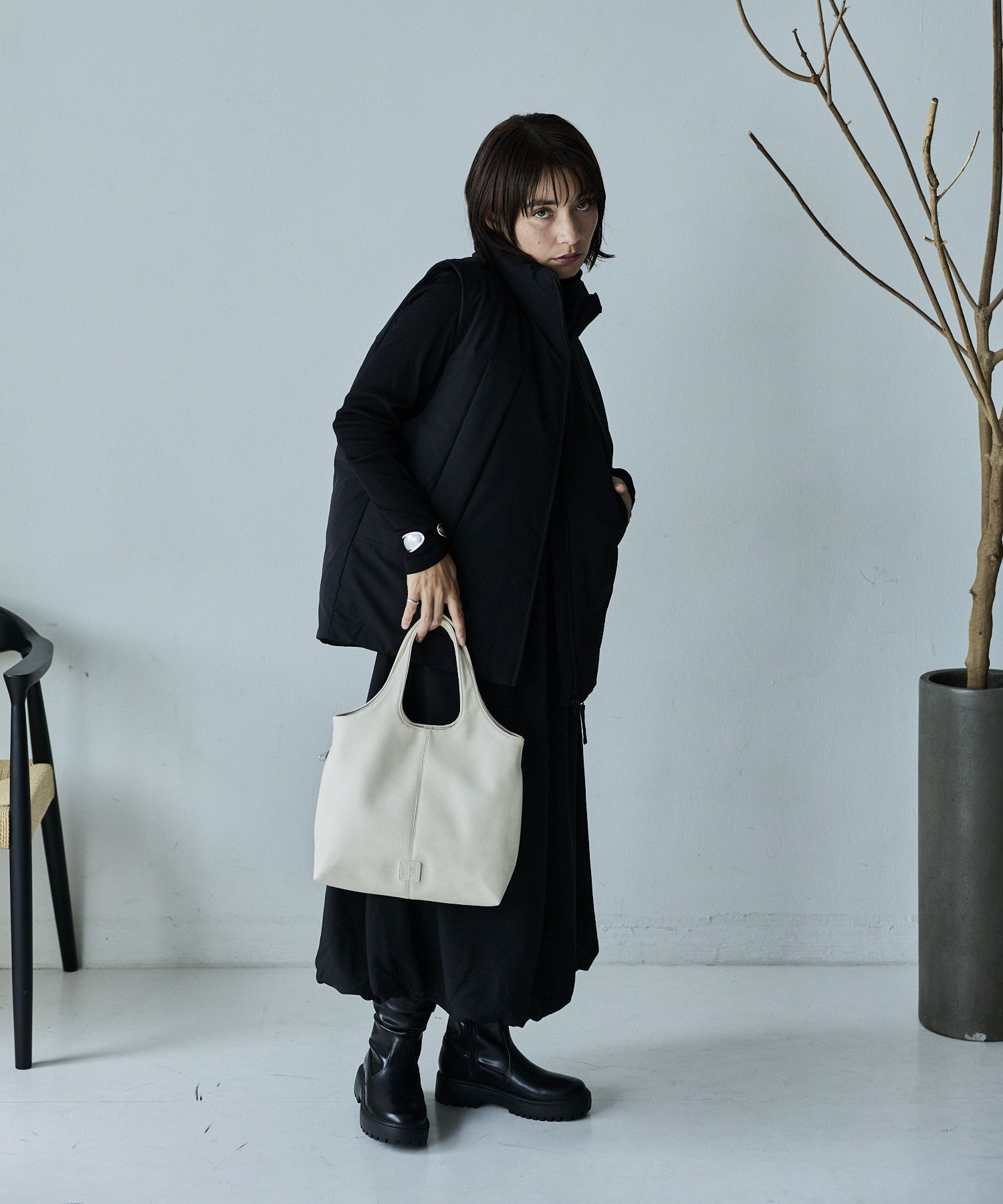 anello トートバッグ 隠しファスナーポケット A5 VANESSA AGB5061