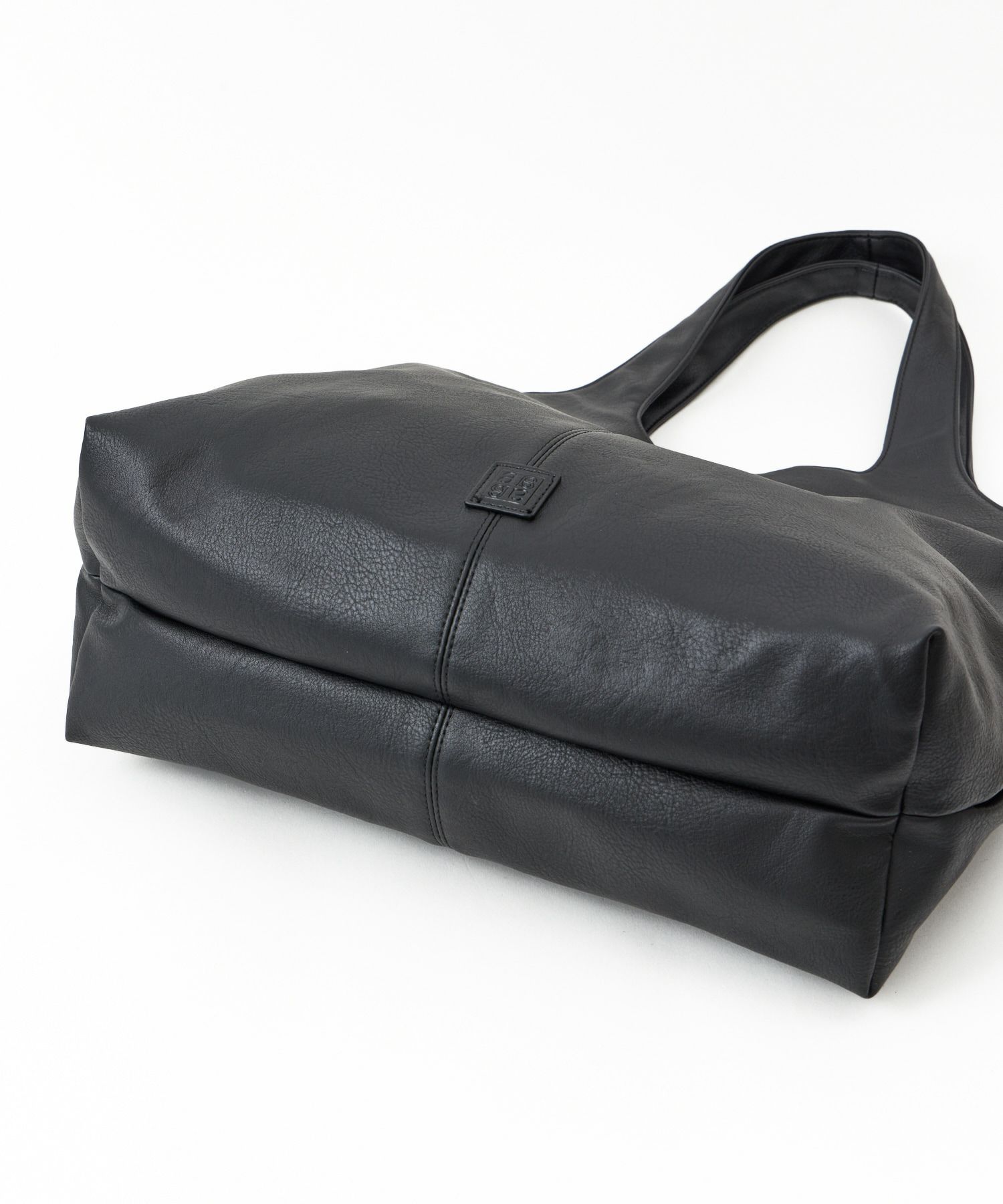 anello トートバッグ 隠しファスナーポケット A4 VANESSA AGB5062