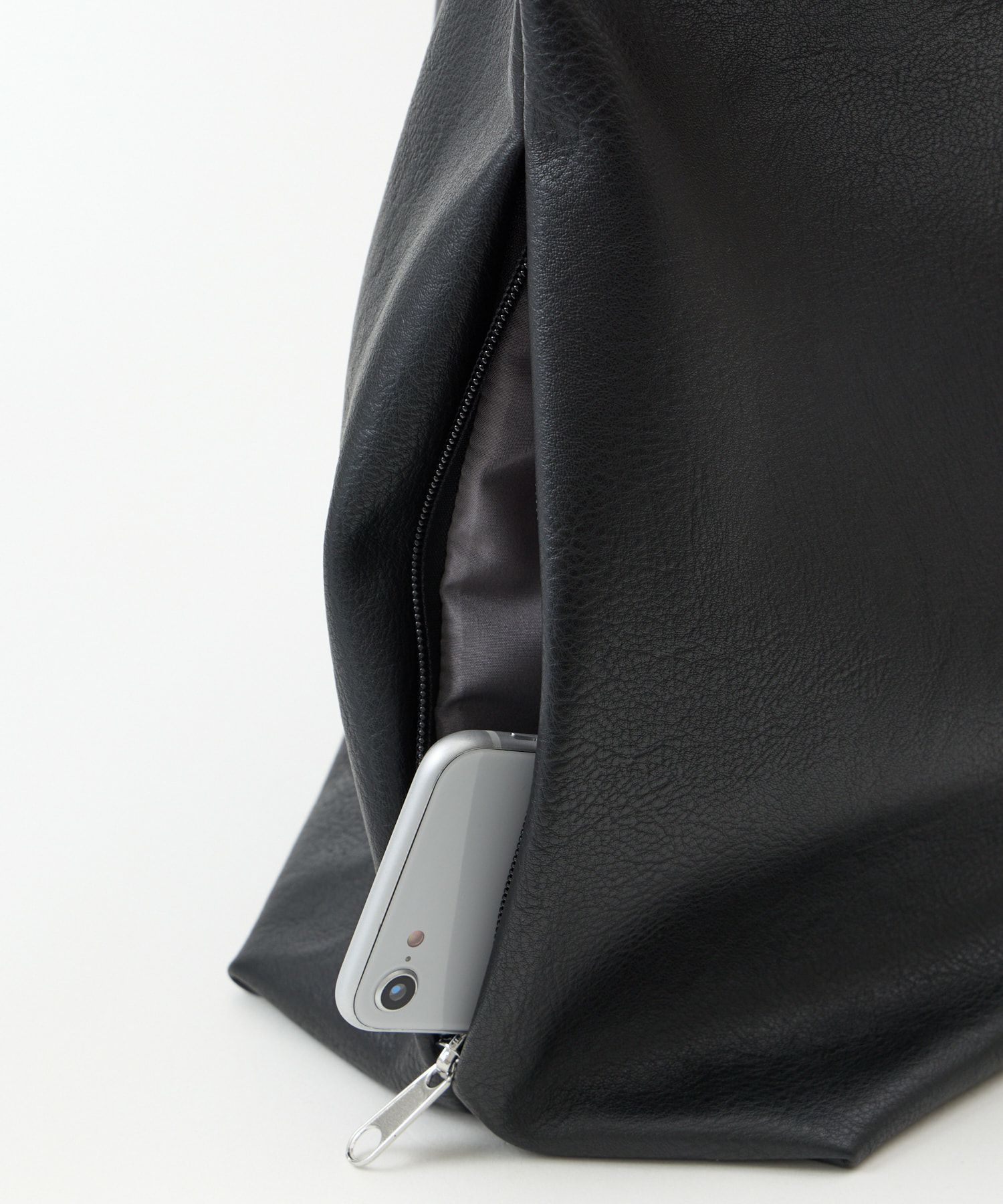 anello トートバッグ 隠しファスナーポケット A4 VANESSA AGB5062