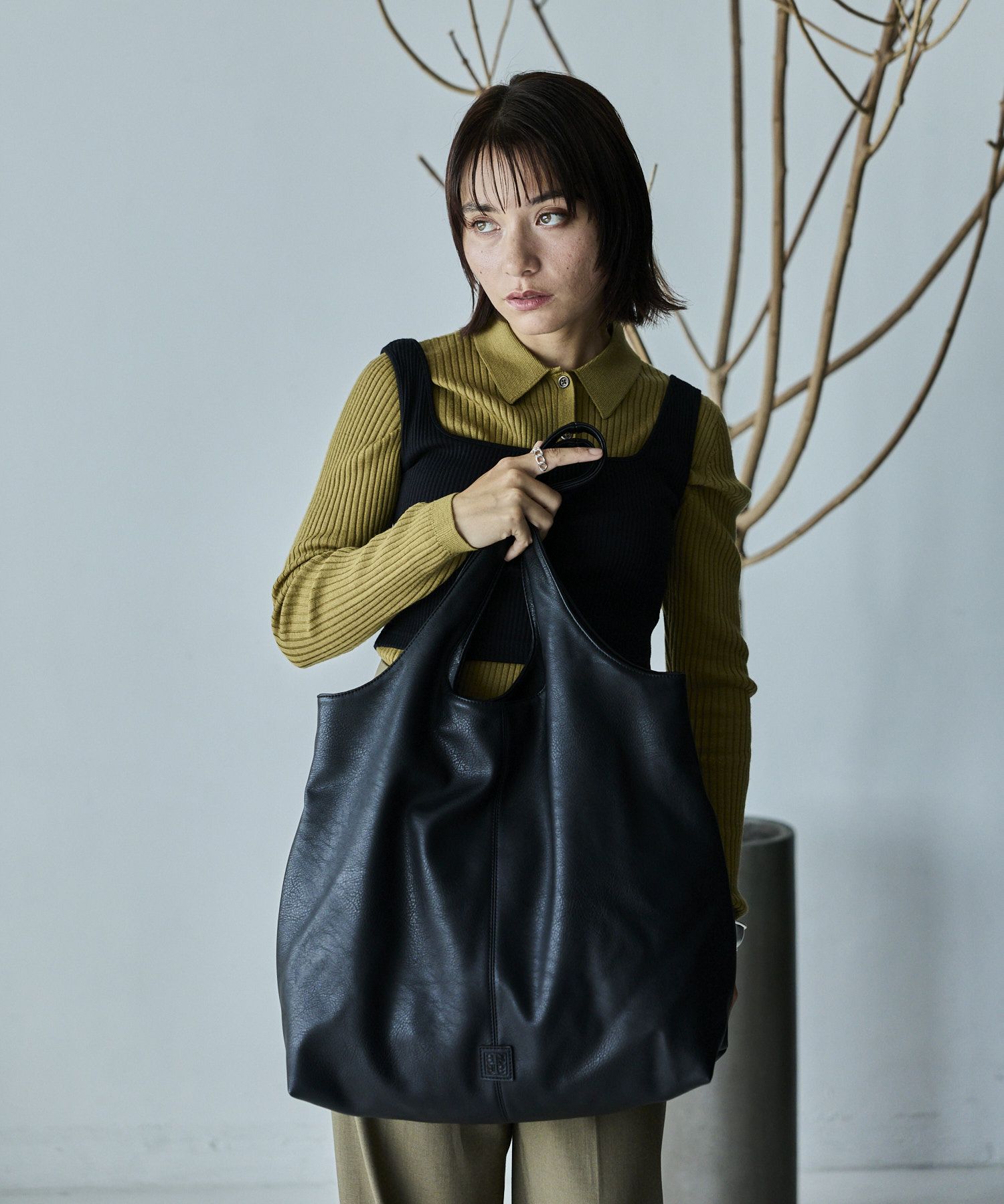 anello トートバッグ 隠しファスナーポケット A4 VANESSA AGB5062