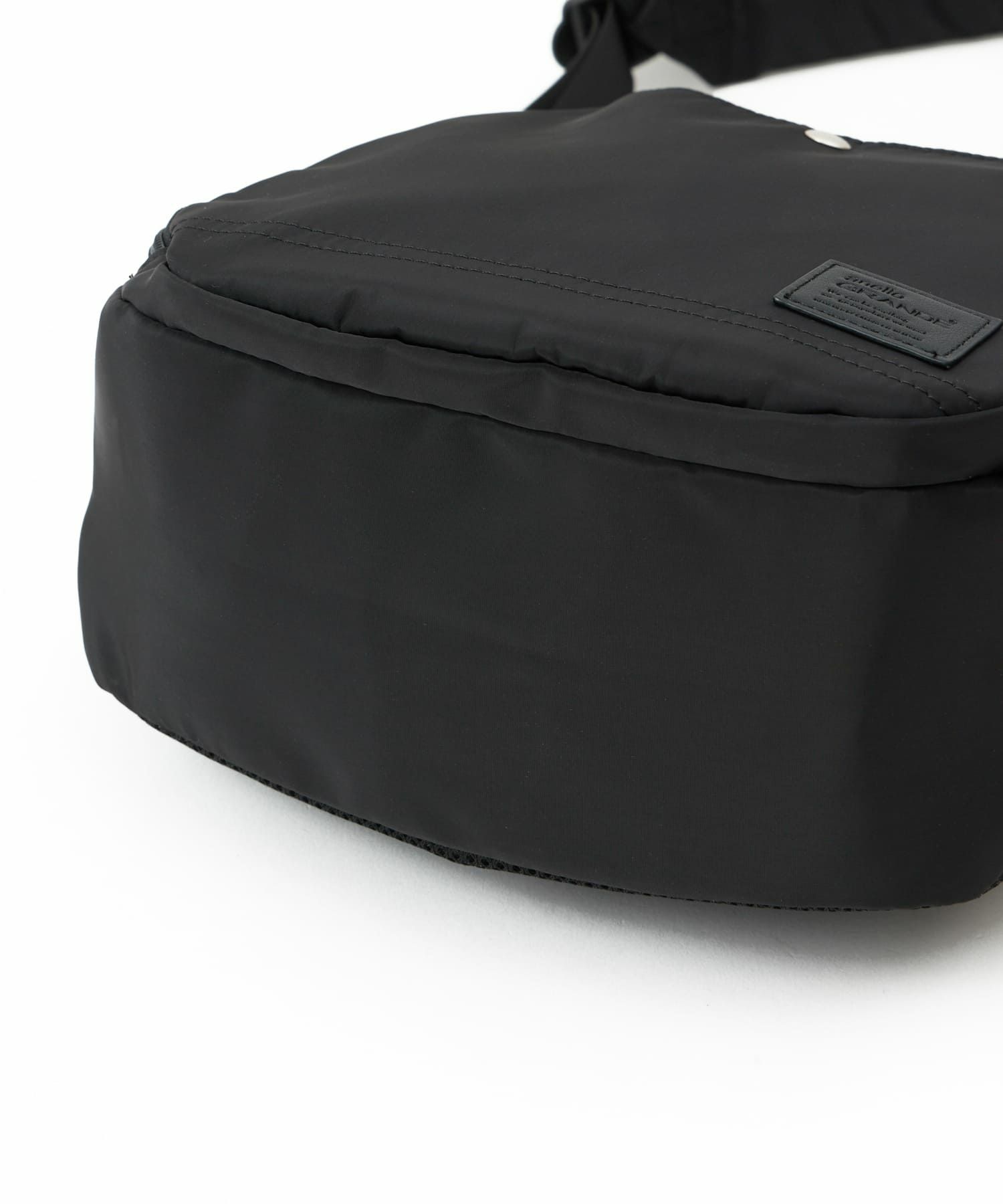 anello GRANDE ボディバッグ ウエストポーチ 両面撥水 背面メッシュ A5 NOTA GHH3784