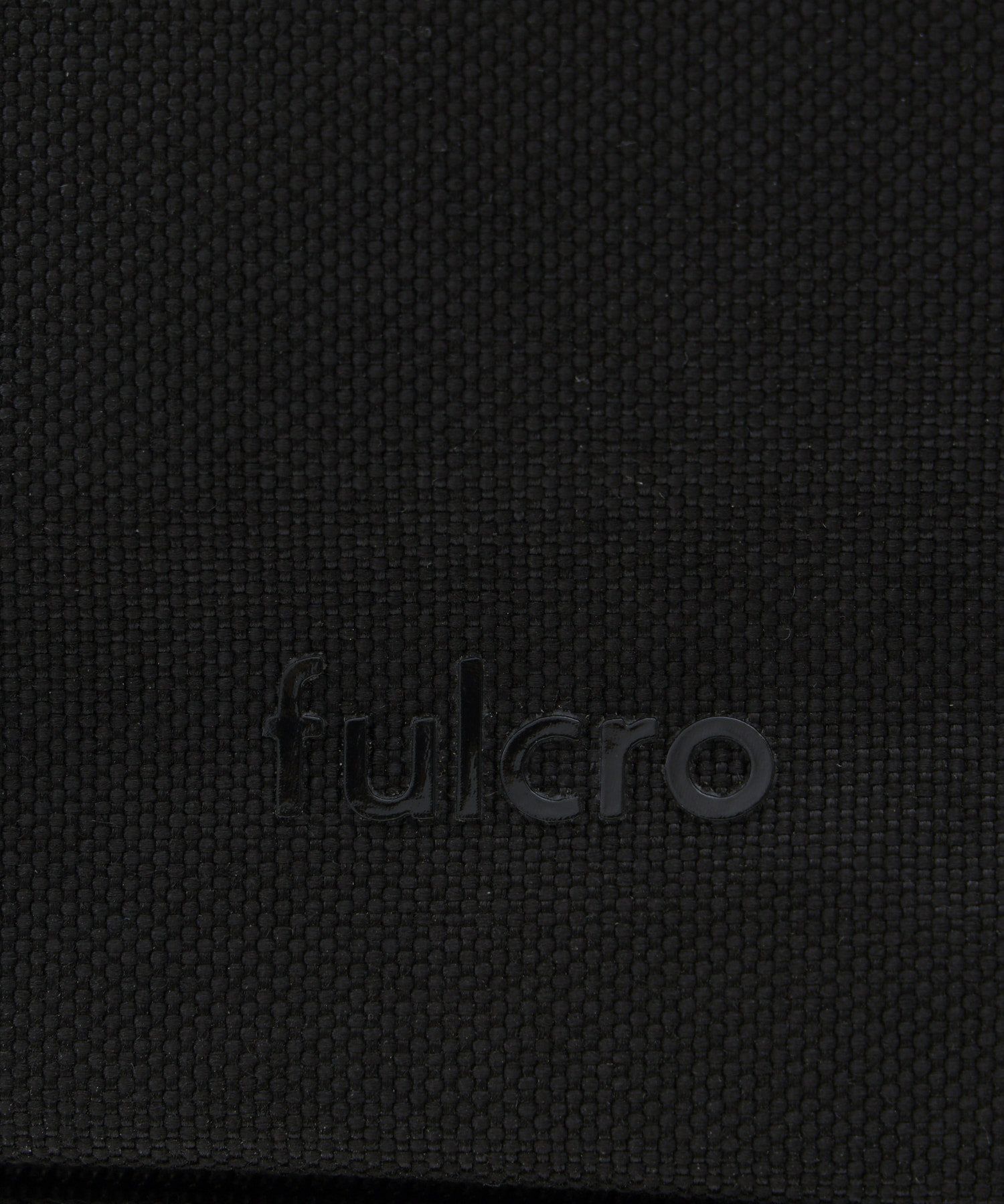 fulcro ボディバッグ ウエストポーチ 両面撥水 タブレット収納 多収納 心地良い着用感 背面メッシュ B5  fma-0042