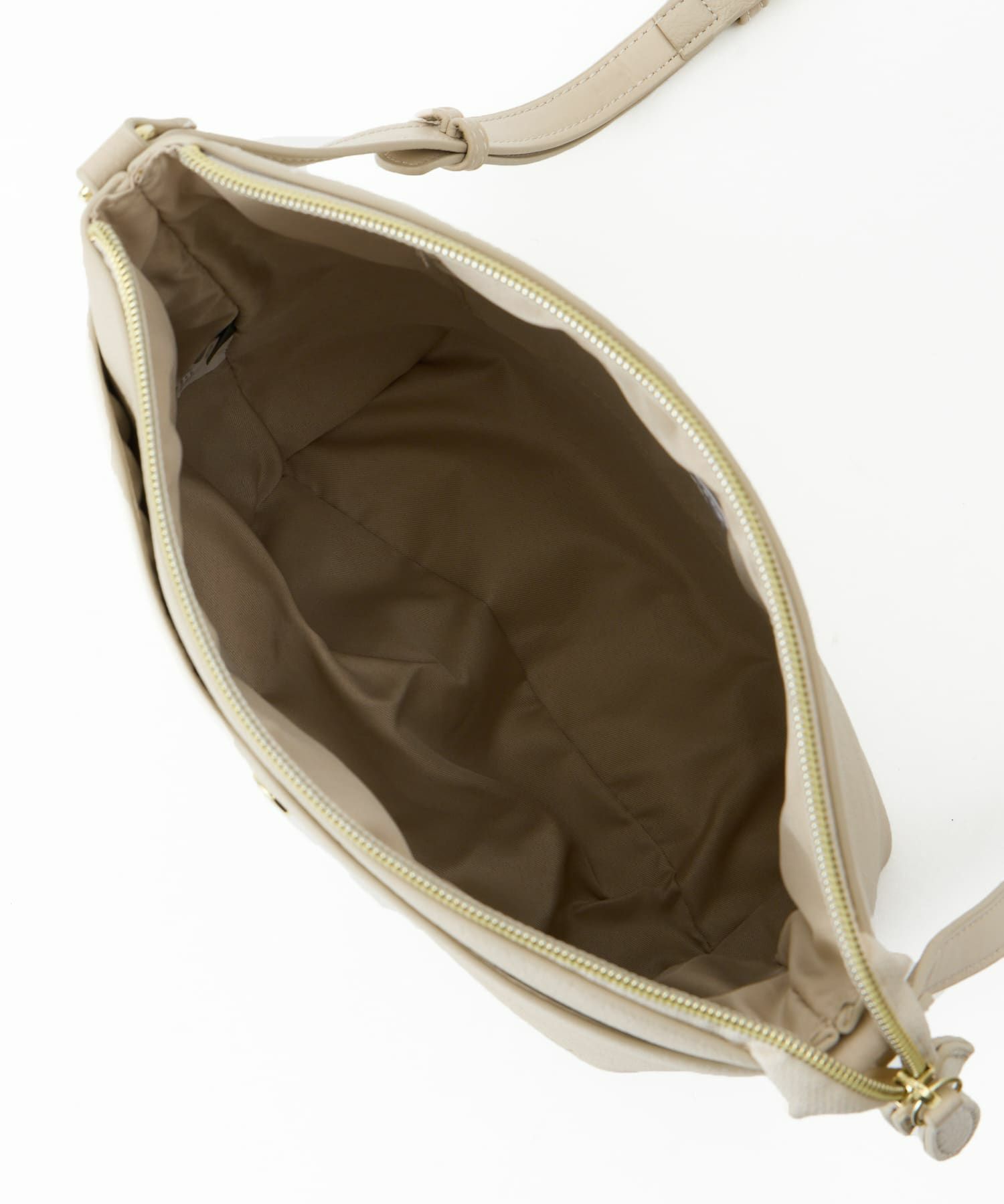 Legato Largo ショルダーバッグ 軽量 A5 カーブ LG-V0441