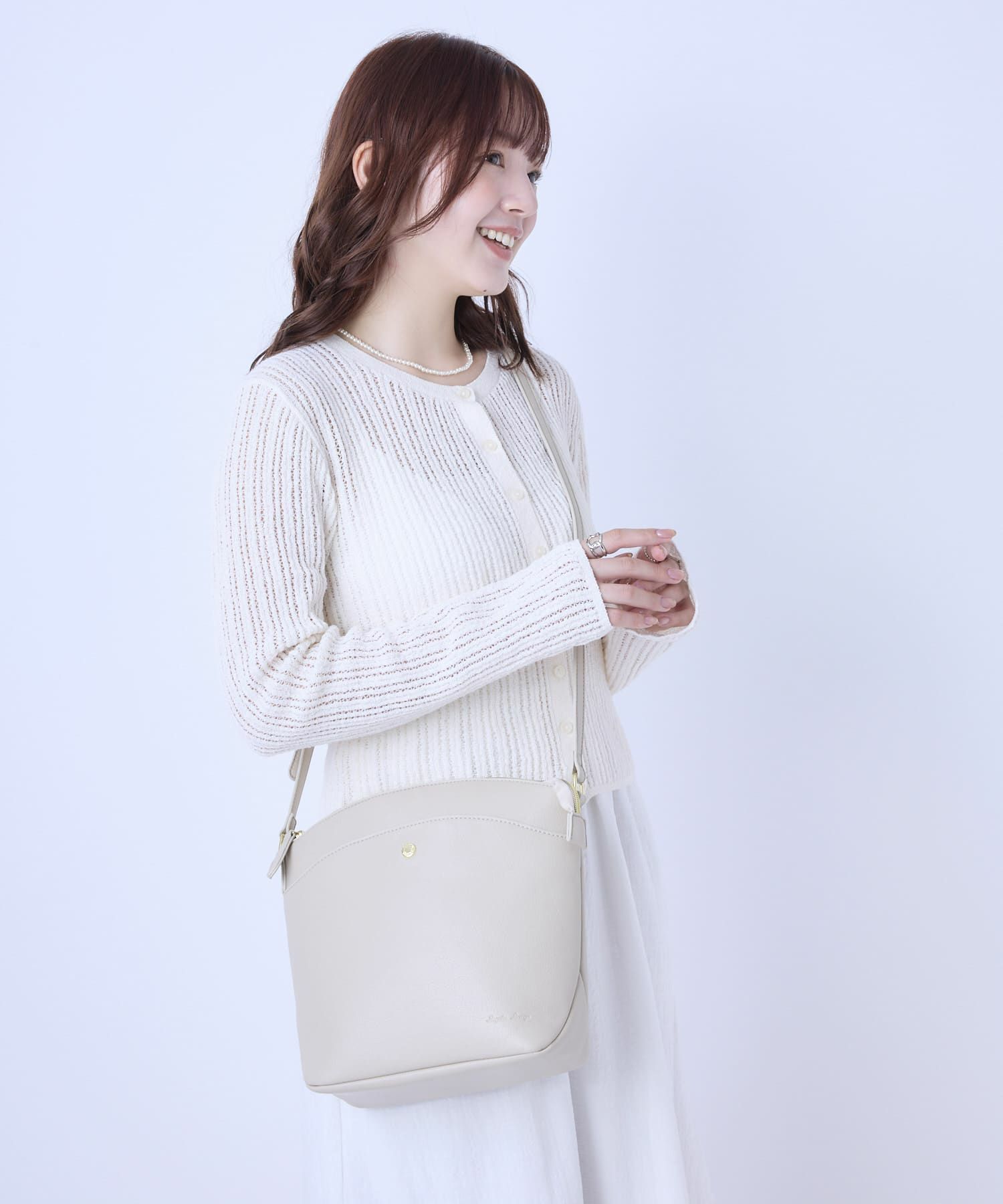 Legato Largo ショルダーバッグ 軽量 A5 カーブ LG-V0441