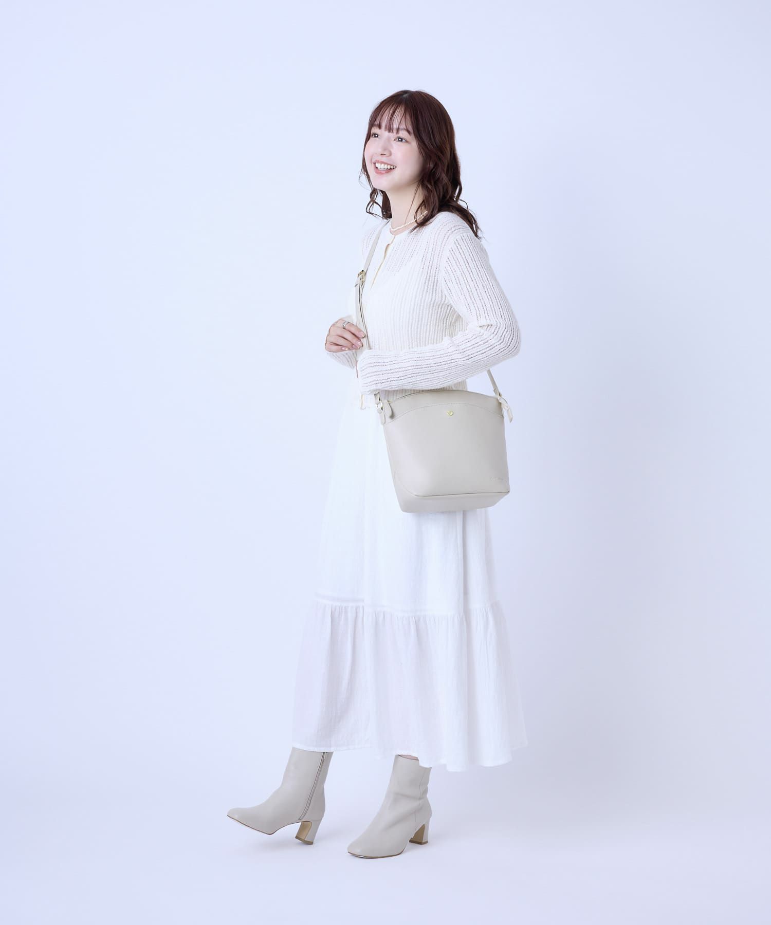 Legato Largo ショルダーバッグ 軽量 A5 カーブ LG-V0441