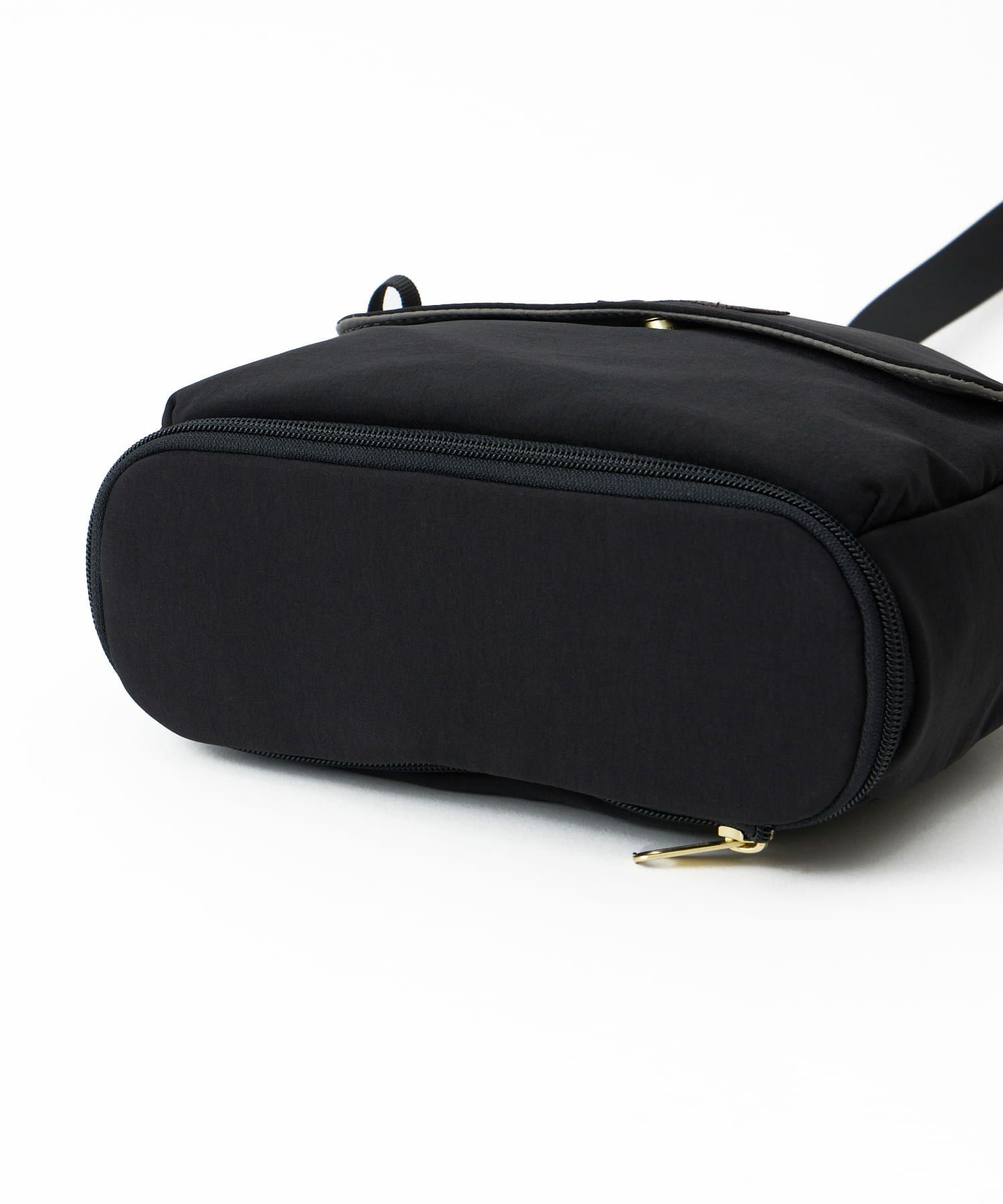 Legato Largo ショルダーバッグ 拡張 軽量 自立 撥水 ﾙｰﾌﾟ付 A5収納 600mlﾎﾞﾄﾙ収納 長財布収納 0 ひろがるかばん LH-W0111