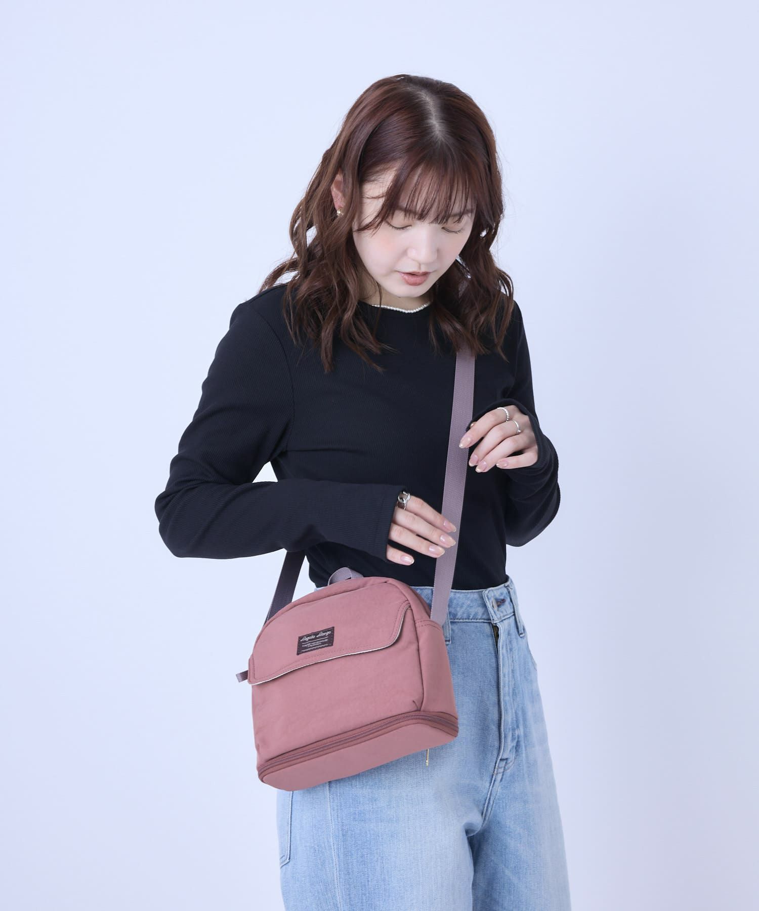 Legato Largo ショルダーバッグ 拡張 軽量 自立 撥水 ﾙｰﾌﾟ付 A5収納 600mlﾎﾞﾄﾙ収納 長財布収納 0 ひろがるかばん LH-W0111