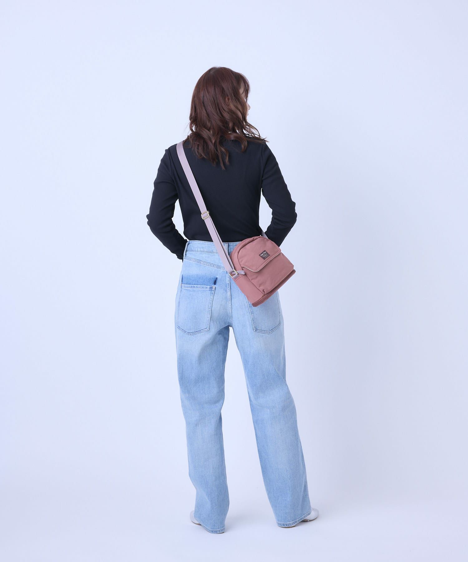 Legato Largo ショルダーバッグ 拡張 軽量 自立 撥水 ﾙｰﾌﾟ付 A5収納 600mlﾎﾞﾄﾙ収納 長財布収納 0 ひろがるかばん LH-W0111