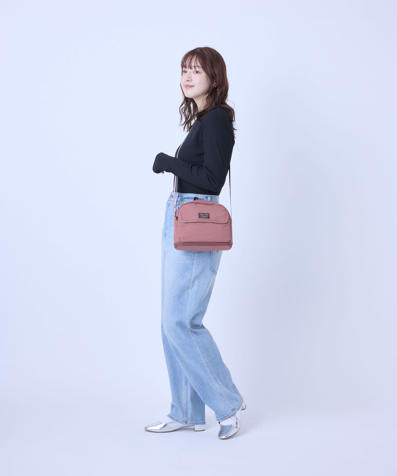 Legato Largo ショルダーバッグ 拡張 軽量 自立 撥水 ﾙｰﾌﾟ付 A5収納 600mlﾎﾞﾄﾙ収納 長財布収納 0 ひろがるかばん LH-W0111