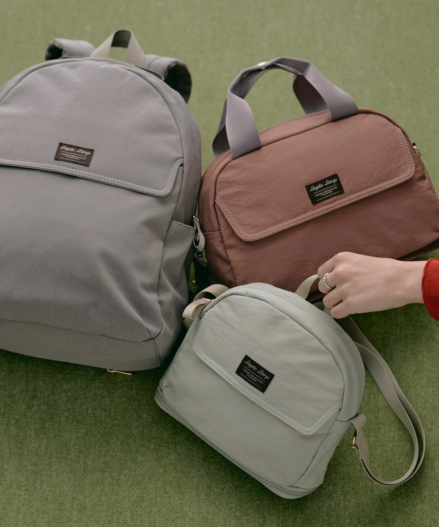 Legato Largo ショルダーバッグ 拡張 軽量 自立 撥水 2WAY ﾊﾝﾄﾞﾙ留め付 600mlﾎﾞﾄﾙと長財布が同時収納 0 ひろがるかばん LH-W0112