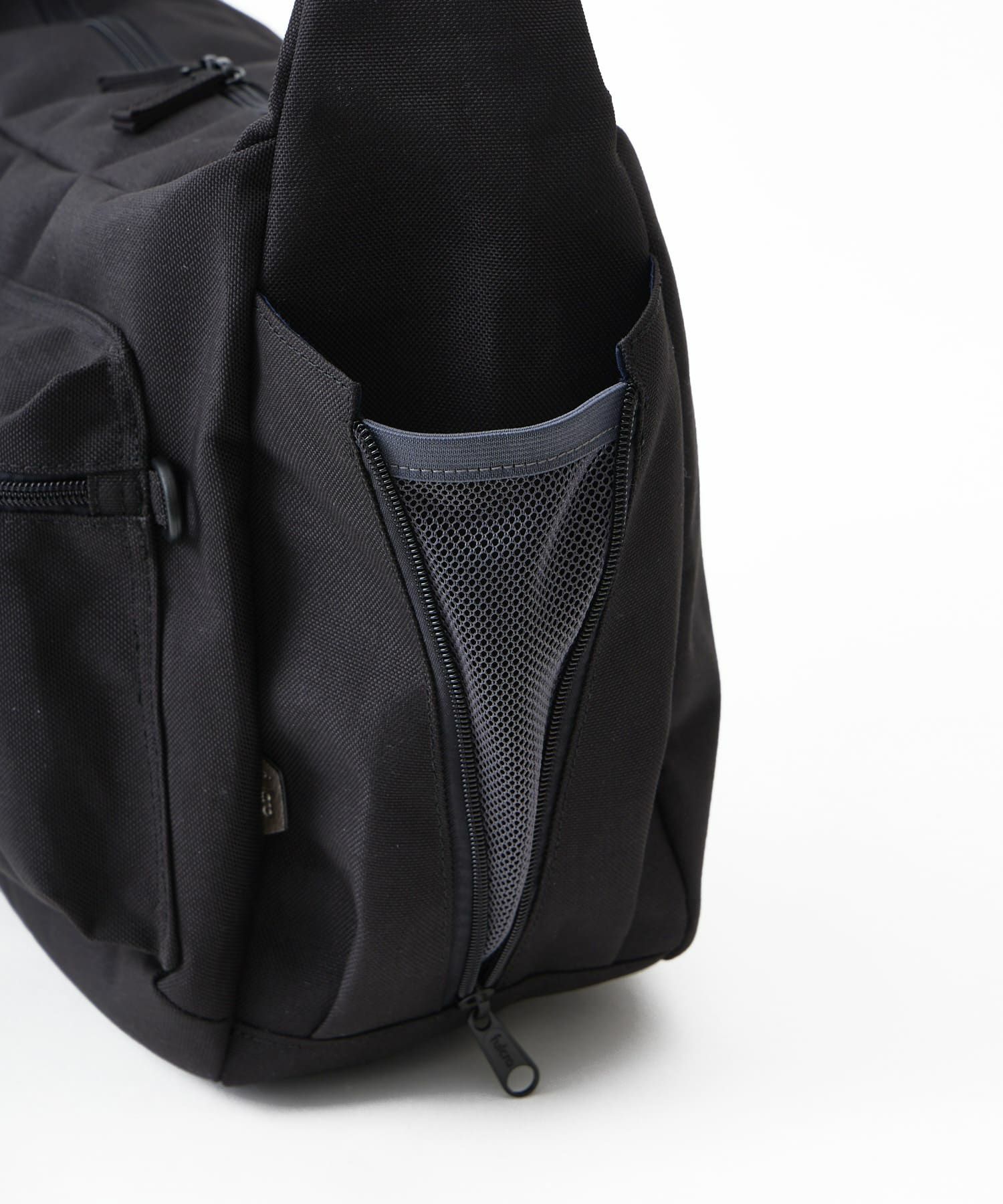 fulcro ショルダーバッグ 自立設計 撥水 広い開口部 ドローストリングポケット B5  fca-1023