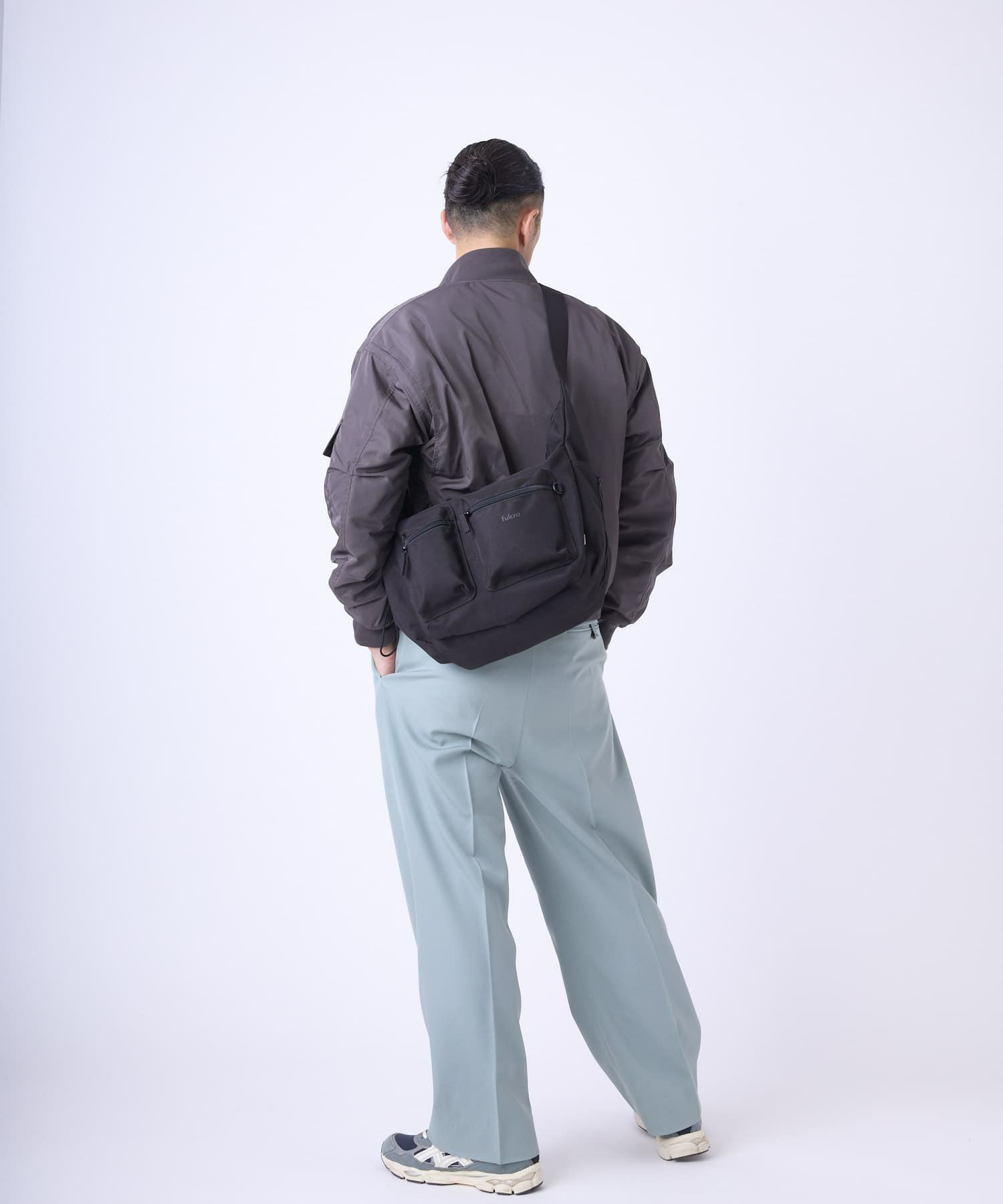 fulcro ショルダーバッグ 自立設計 撥水 広い開口部 ドローストリングポケット B5  fca-1023