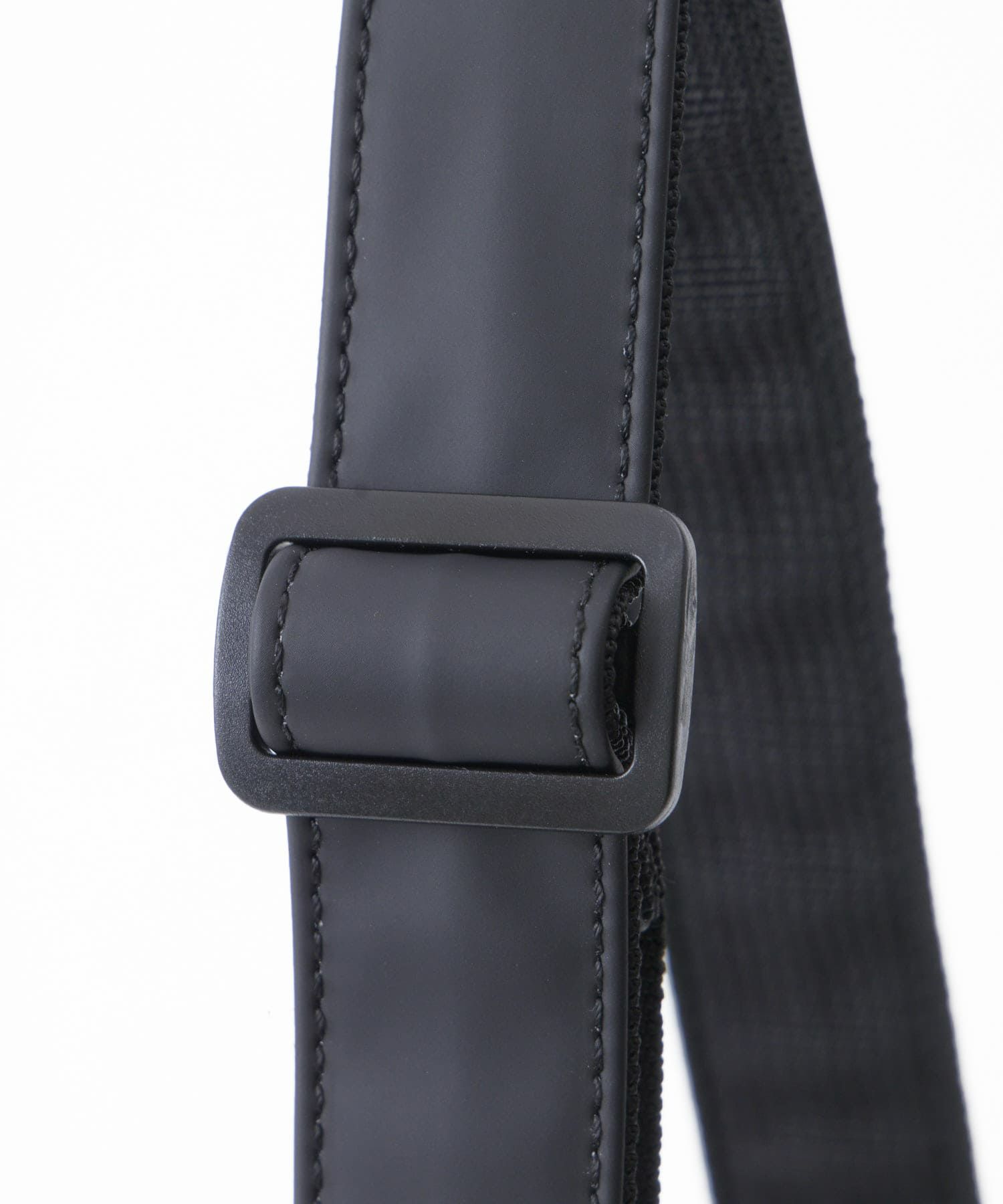 fulcro フルクロ ショルダーバッグ 耐水 Ａ5収納 Explorer ブラック fia-3011