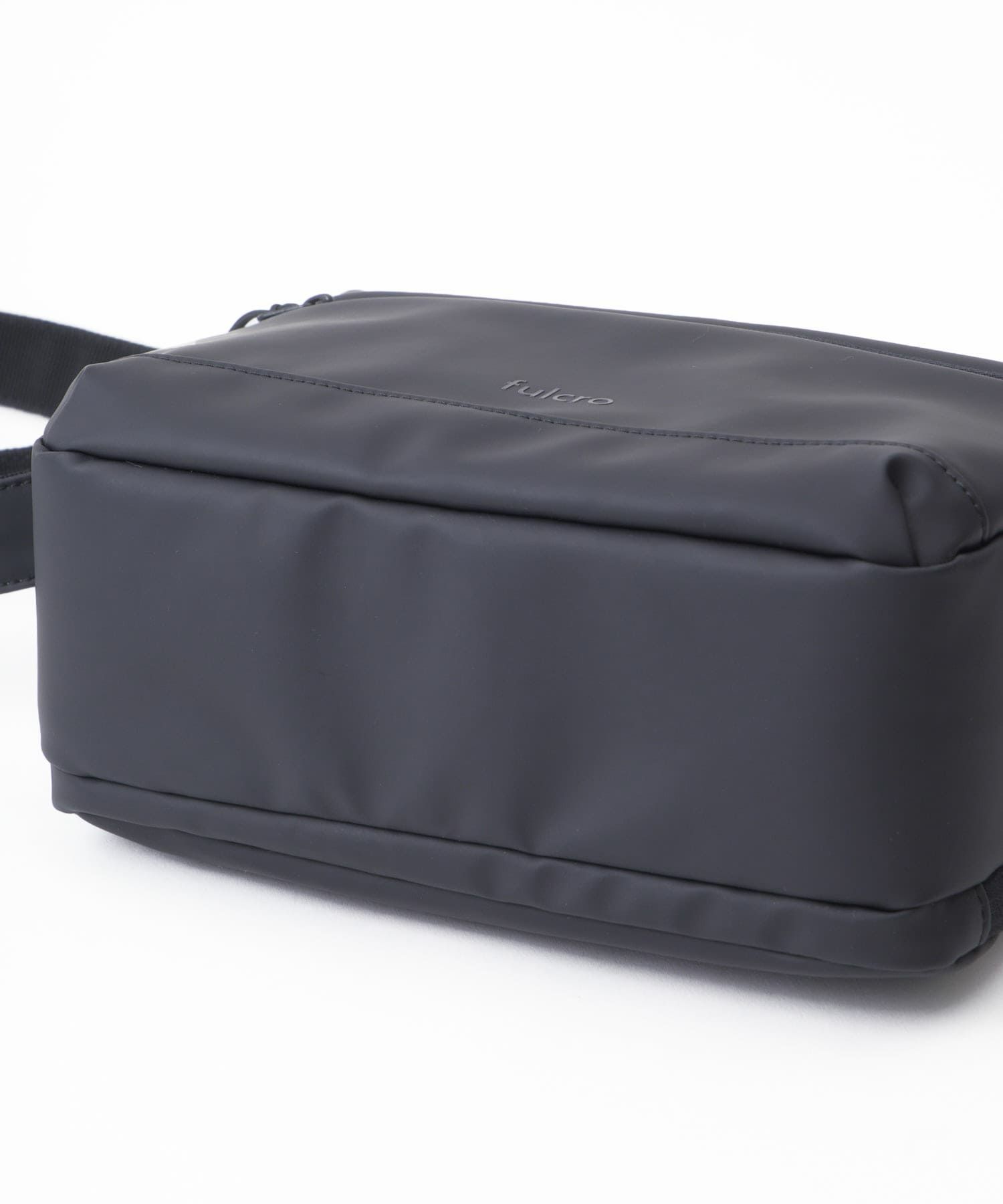 fulcro フルクロ ショルダーバッグ 耐水 Ａ5収納 Explorer ブラック fia-3011