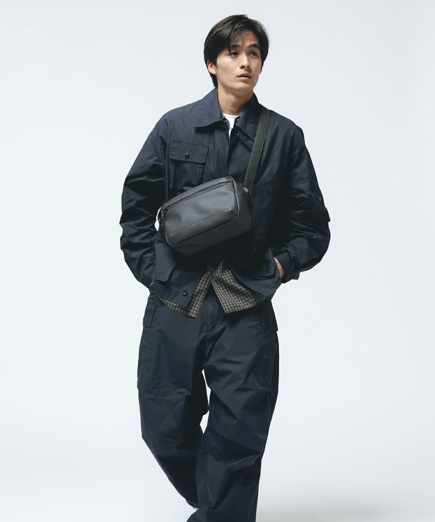 fulcro フルクロ ショルダーバッグ 耐水 Ａ5収納 Explorer ブラック fia-3011