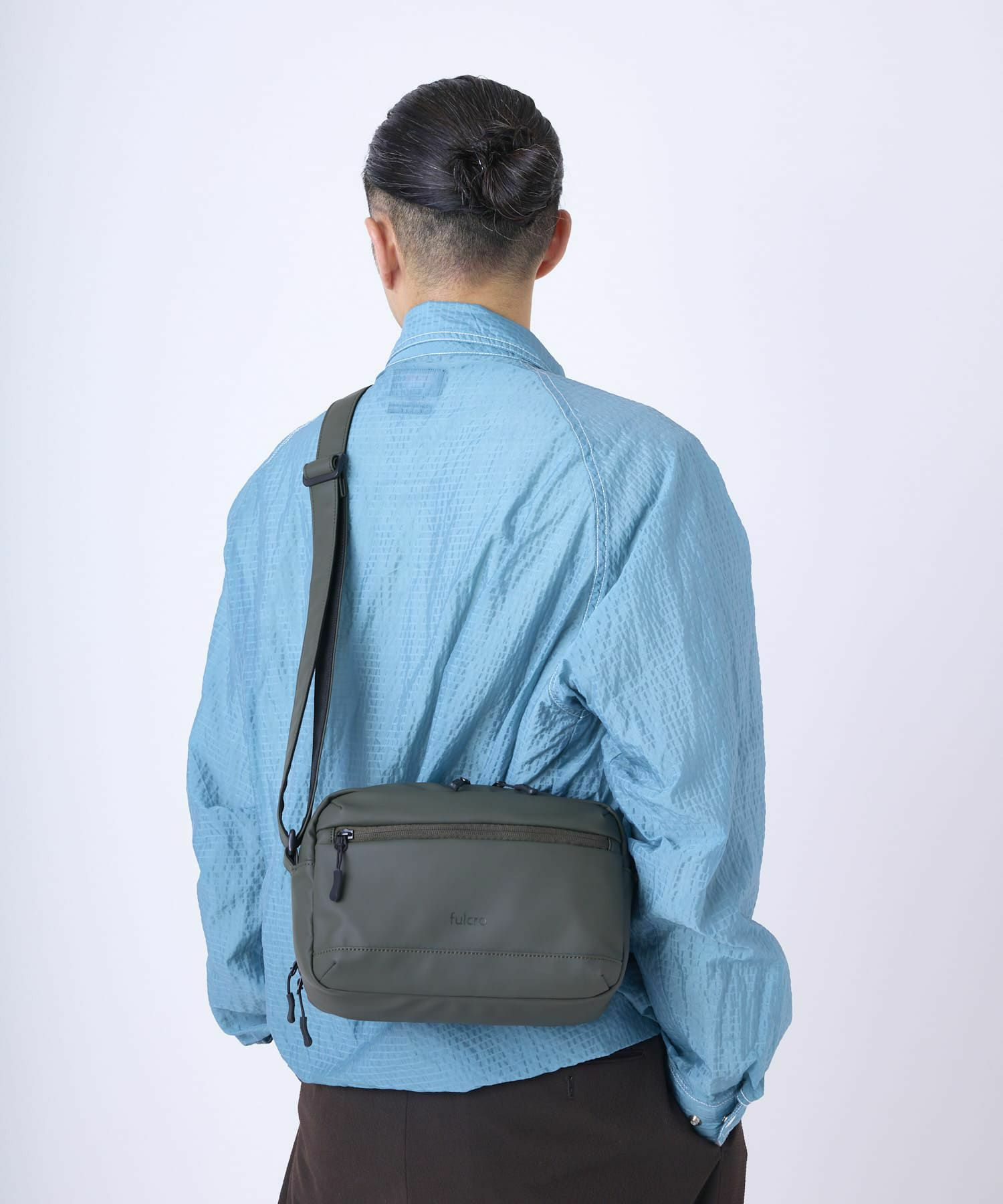fulcro フルクロ ショルダーバッグ 耐水 Ａ5収納 Explorer ダークグレー fia-3011