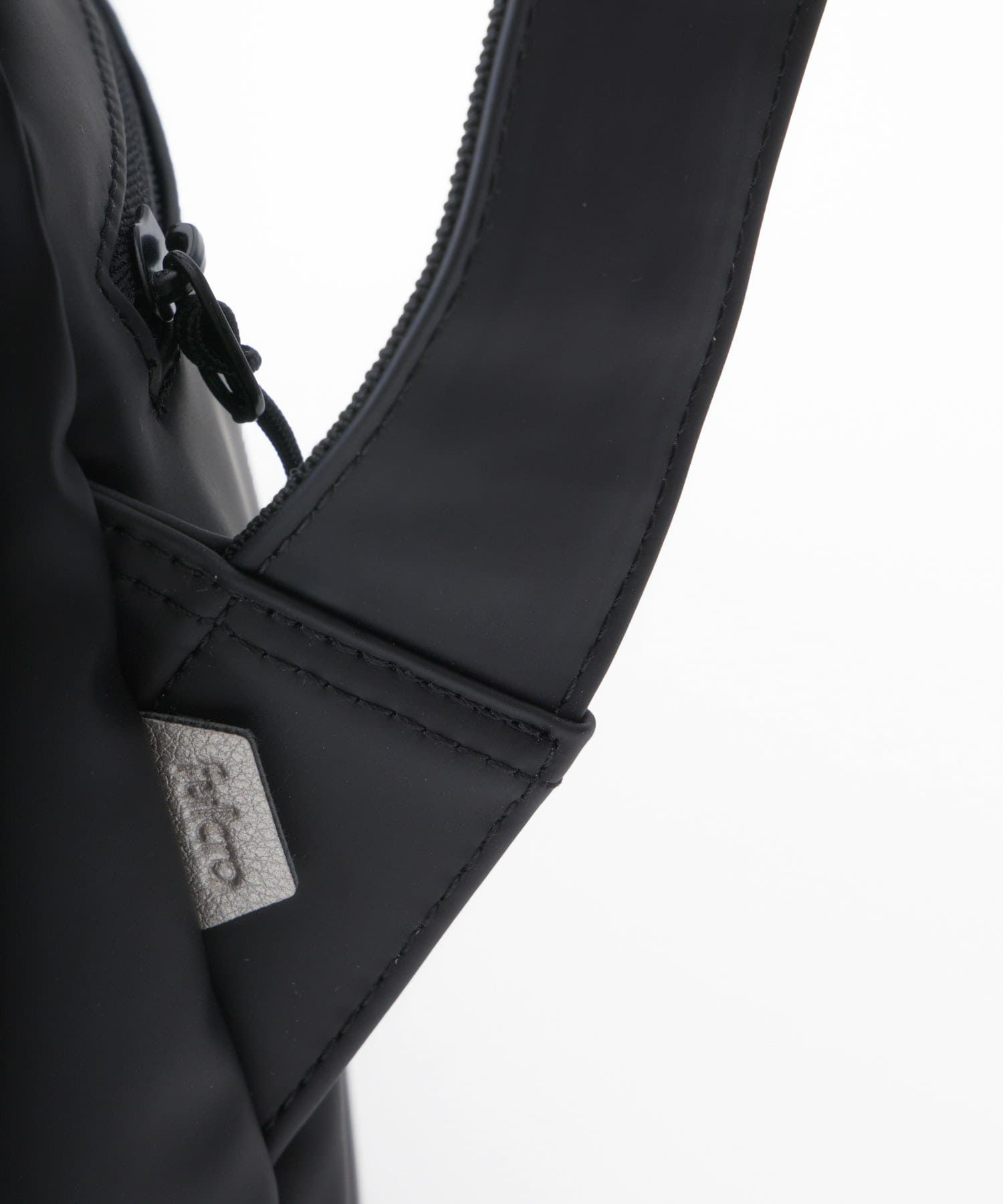 fulcro フルクロ ショルダーバッグ 耐水 Ａ5収納 Explorer ブラック fia-3012