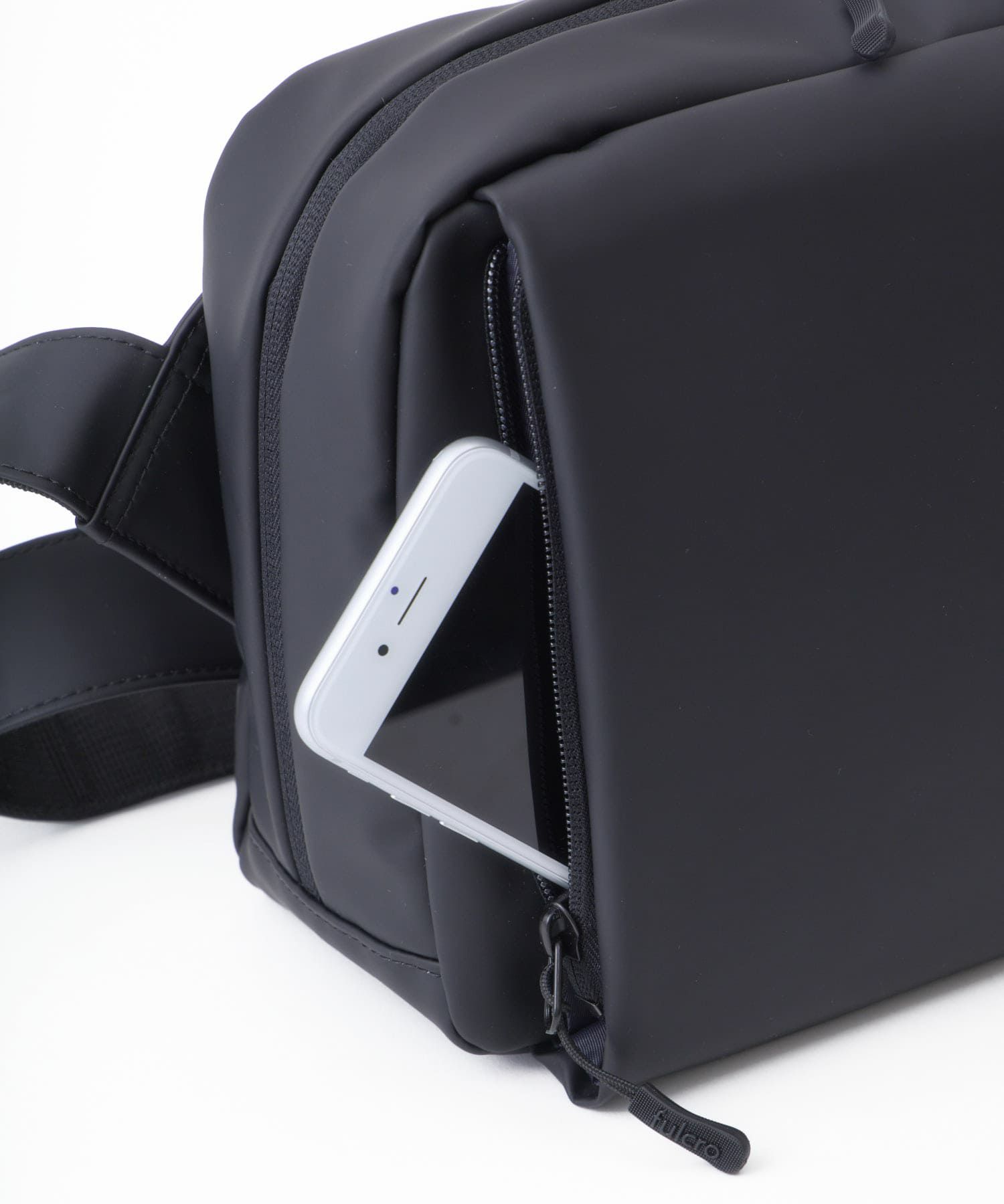 fulcro フルクロ ショルダーバッグ 耐水 Ａ5収納 Explorer ブラック fia-3012