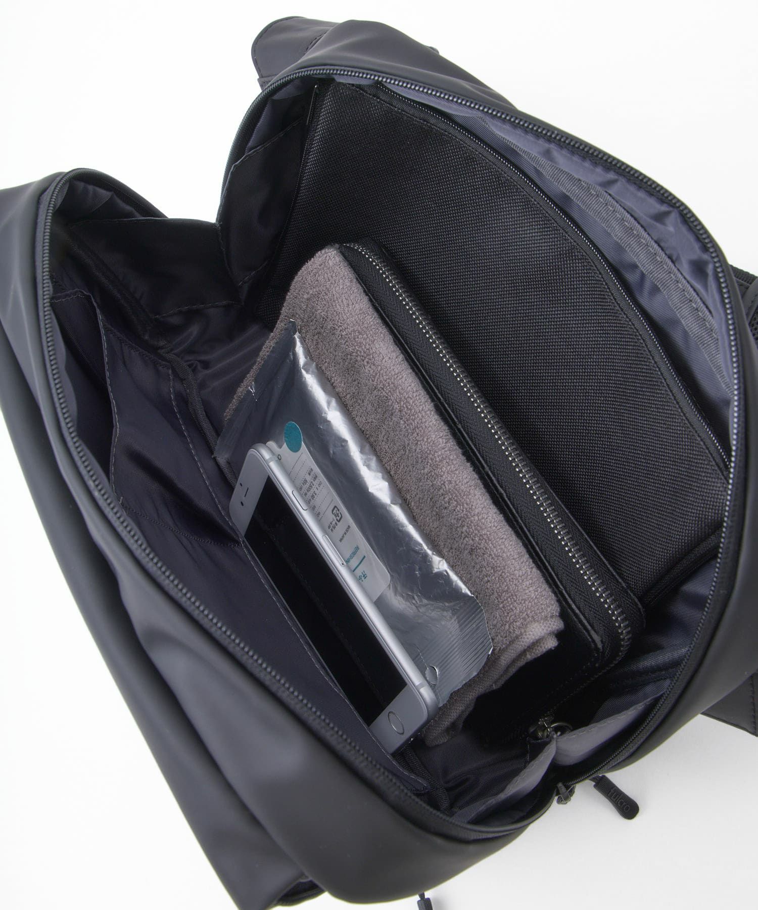 fulcro フルクロ ショルダーバッグ 耐水 Ａ5収納 Explorer ブラック fia-3012