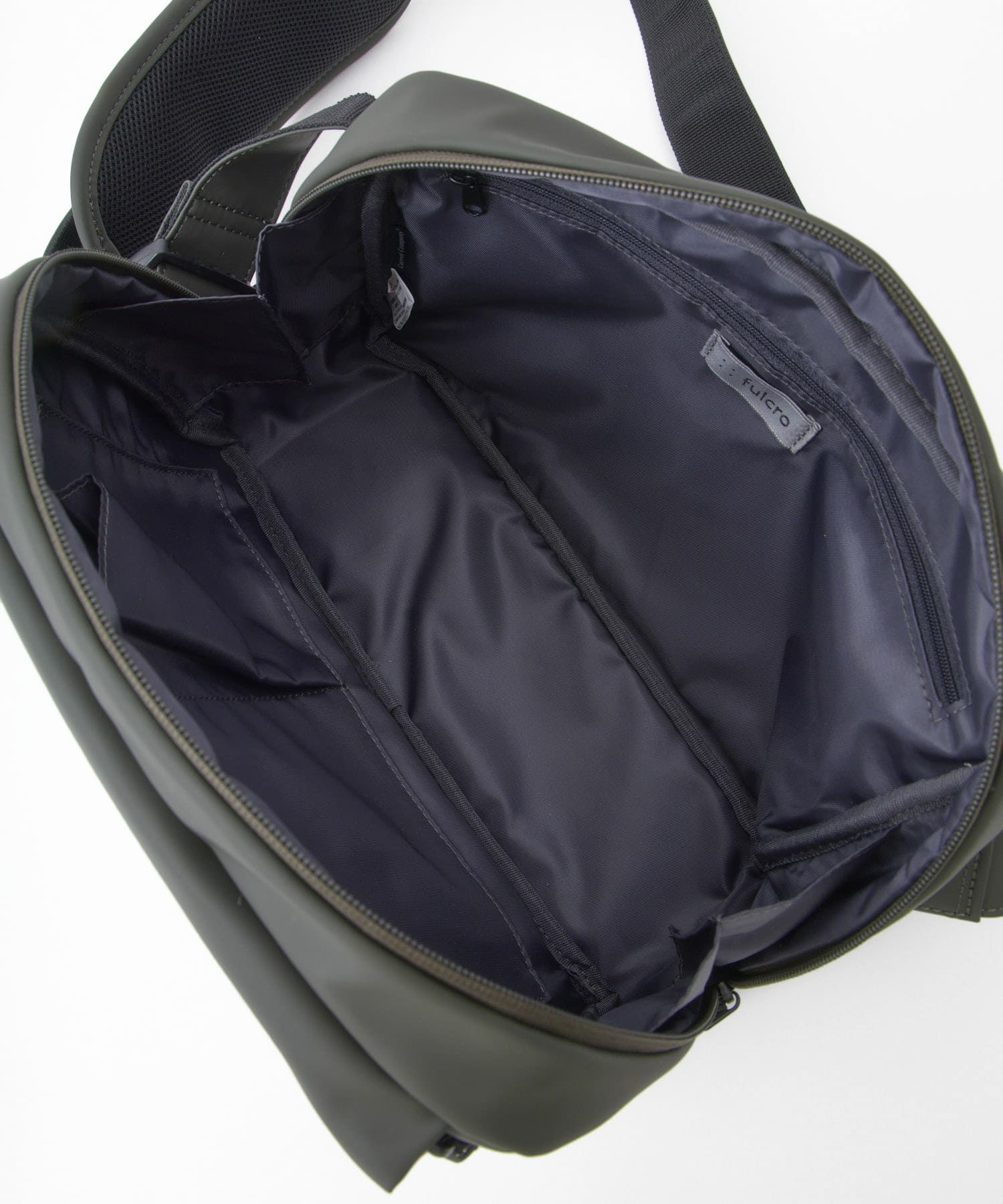 fulcro フルクロ ショルダーバッグ 耐水 Ａ5収納 Explorer オリーブ fia-3012