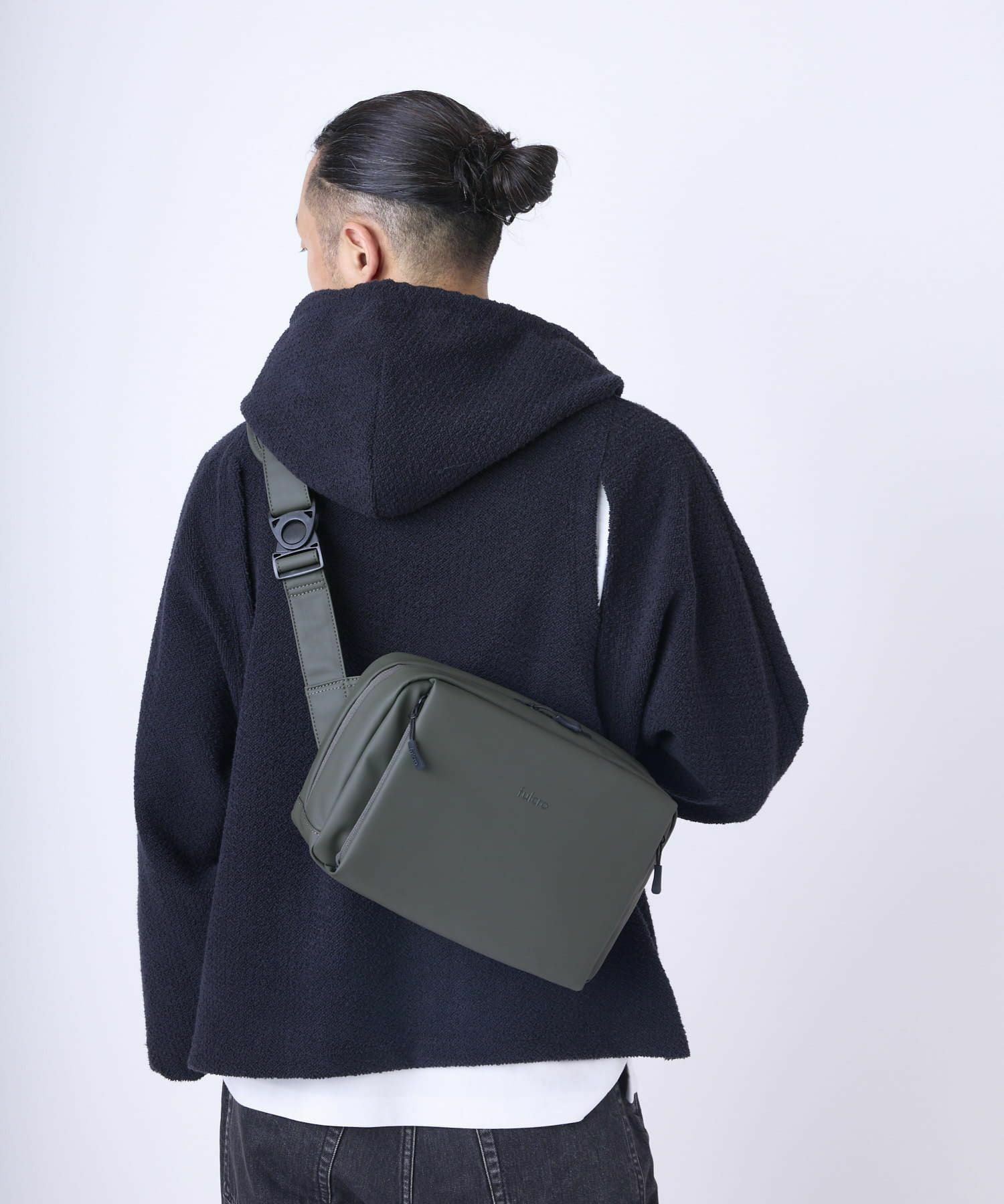 fulcro フルクロ ショルダーバッグ 耐水 Ａ5収納 Explorer ダークグレー fia-3012