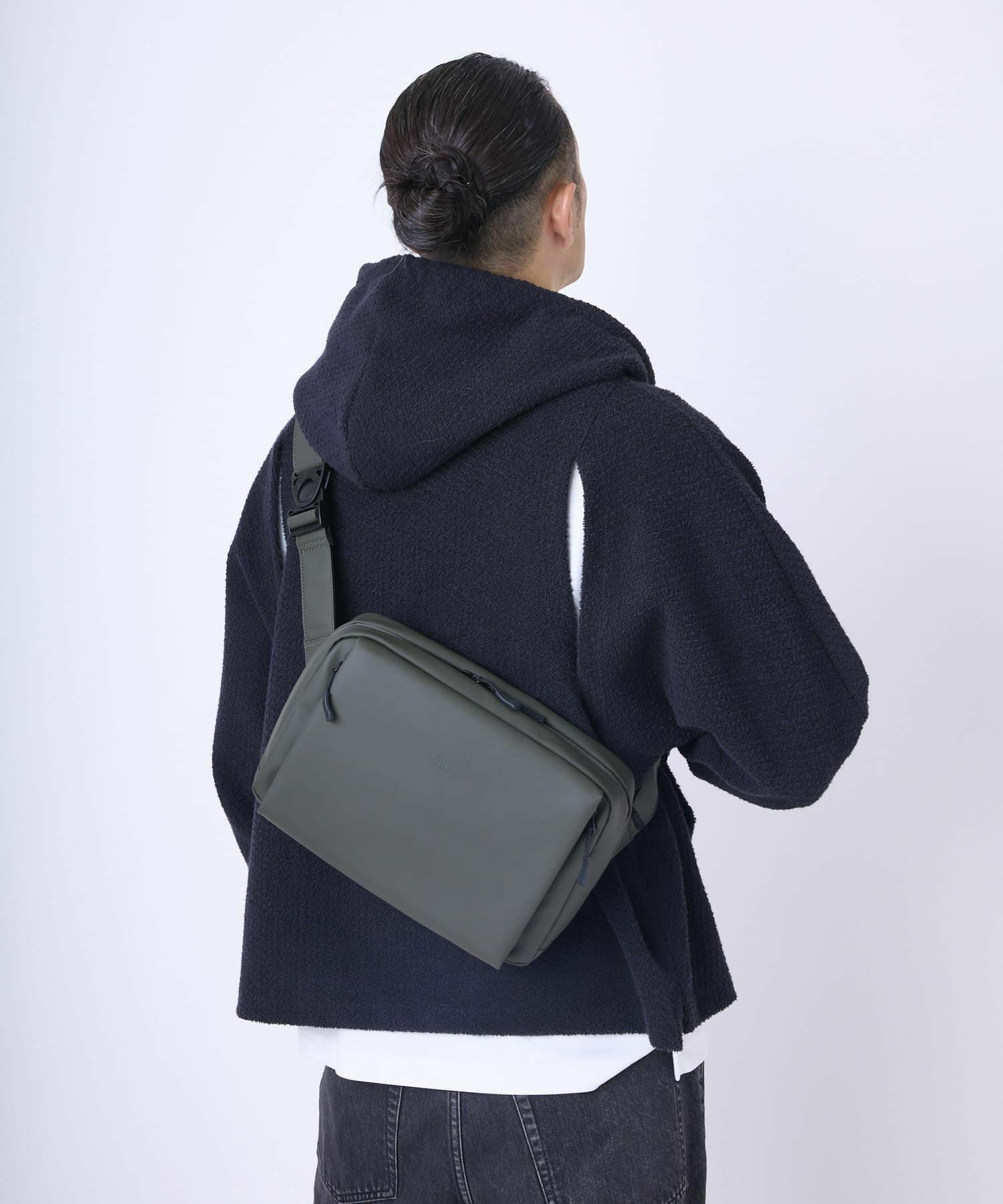 fulcro フルクロ ショルダーバッグ 耐水 Ａ5収納 Explorer ダークグレー fia-3012