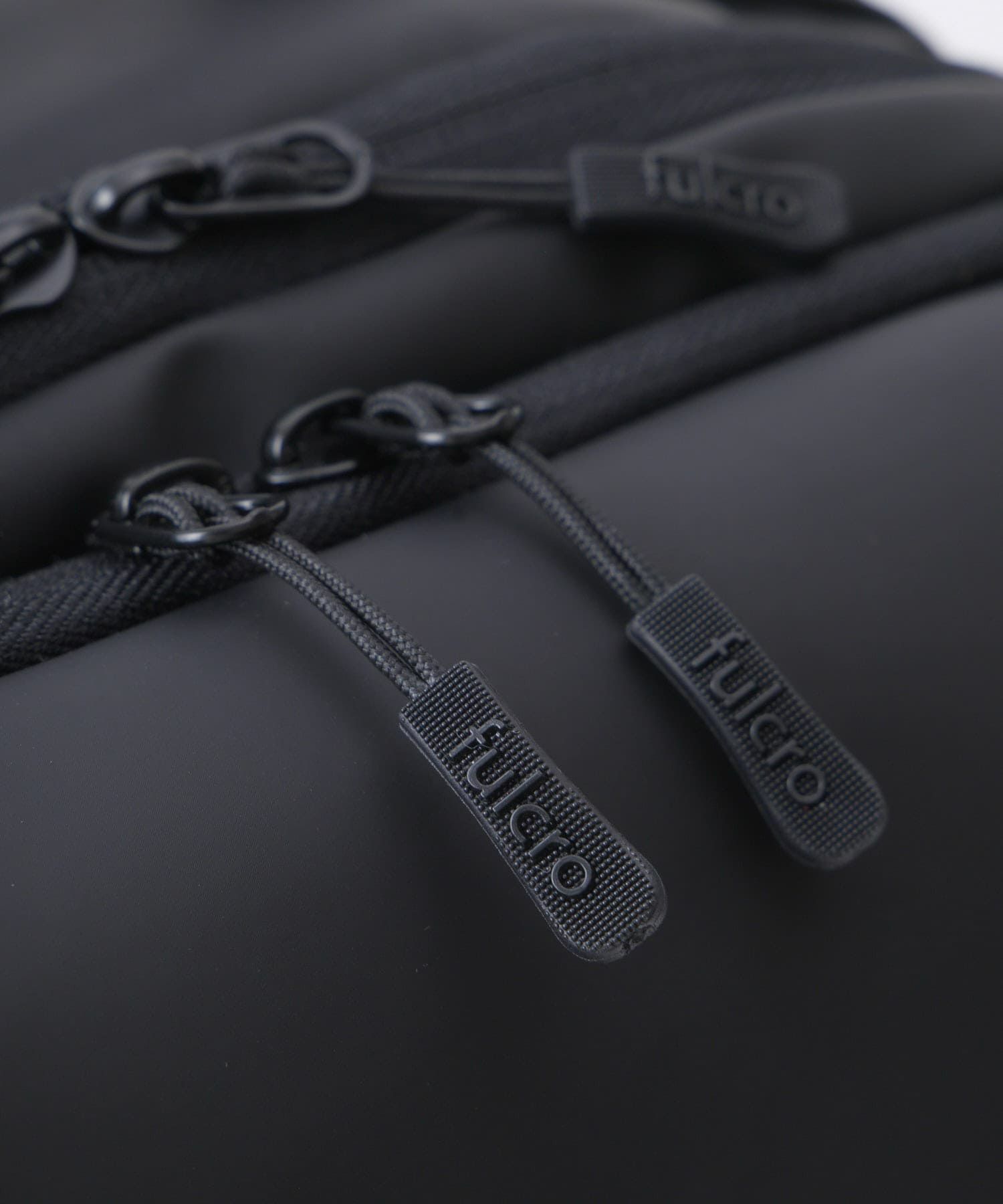 fulcro フルクロ バックパック リュック  PC収納 15インチ 耐水 キャリーオン Explorer fia-3014 ブラック