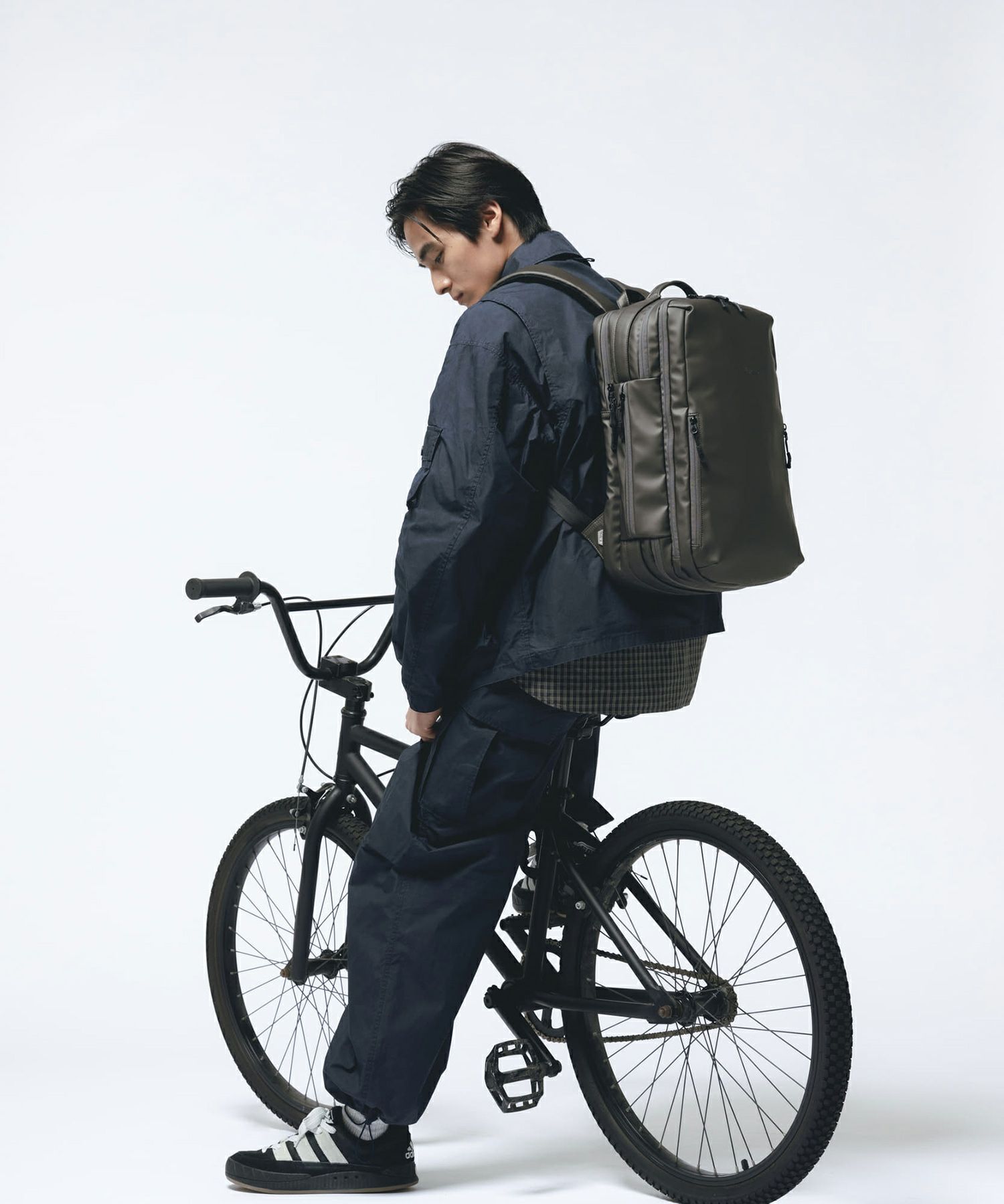 fulcro フルクロ バックパック リュック  PC収納 15インチ 耐水 キャリーオン Explorer fia-3014 チャコールブラウン