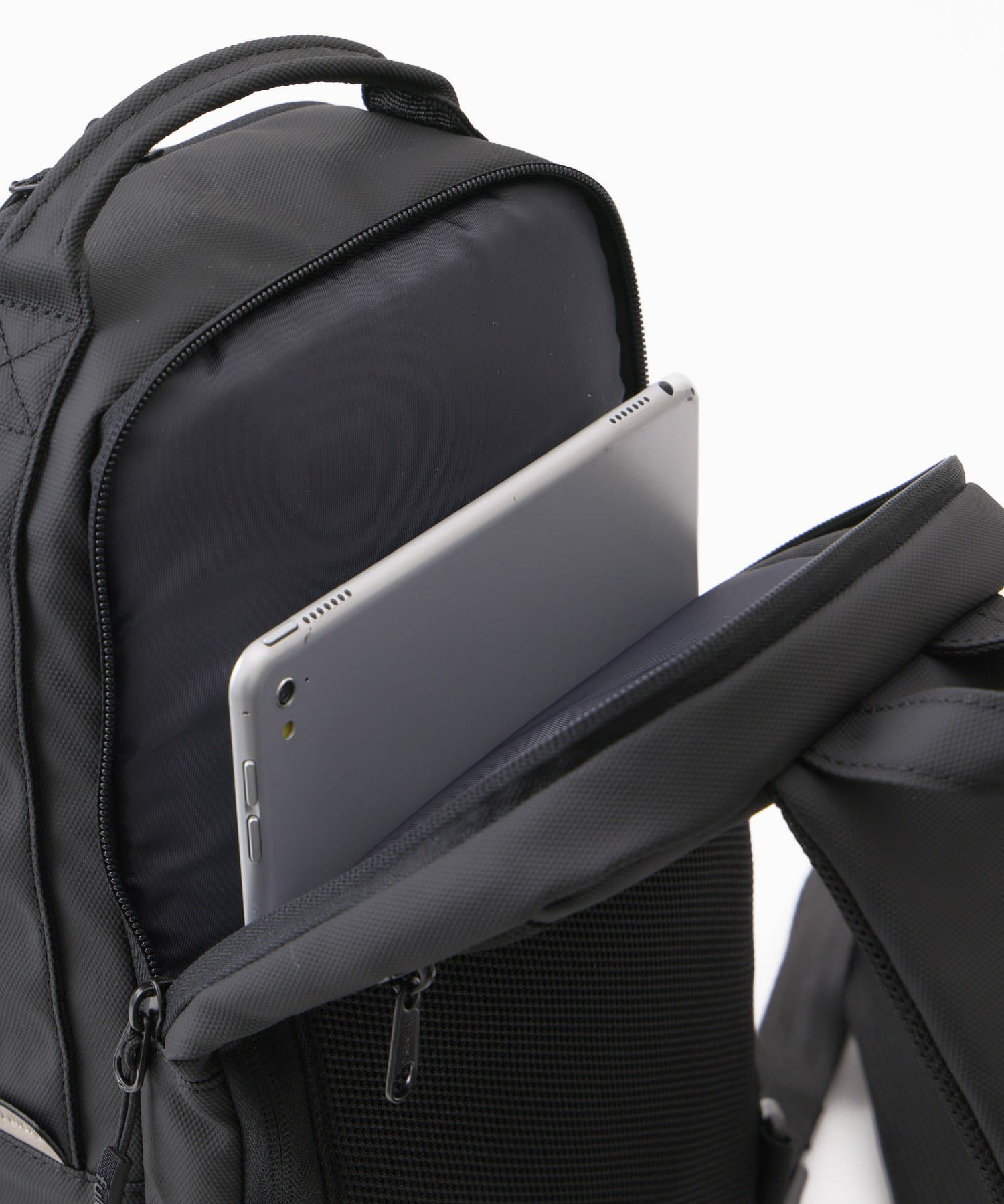 fulcro クロスボディバッグ 耐水 A5収納 Explorer fia-3022 ブラック