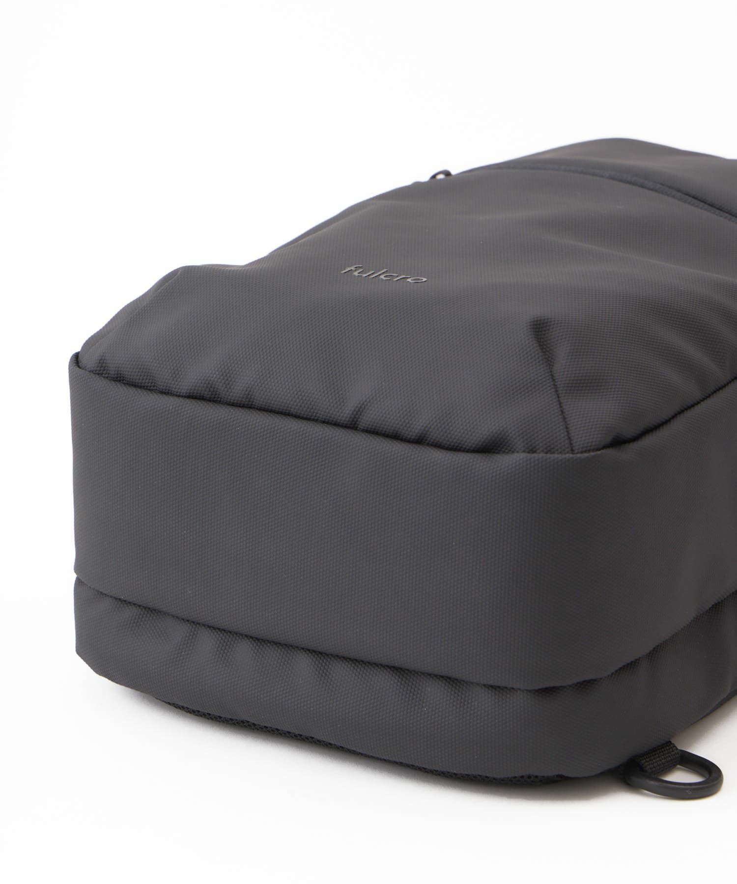 fulcro クロスボディバッグ 耐水 A5収納 Explorer fia-3022 ブラック