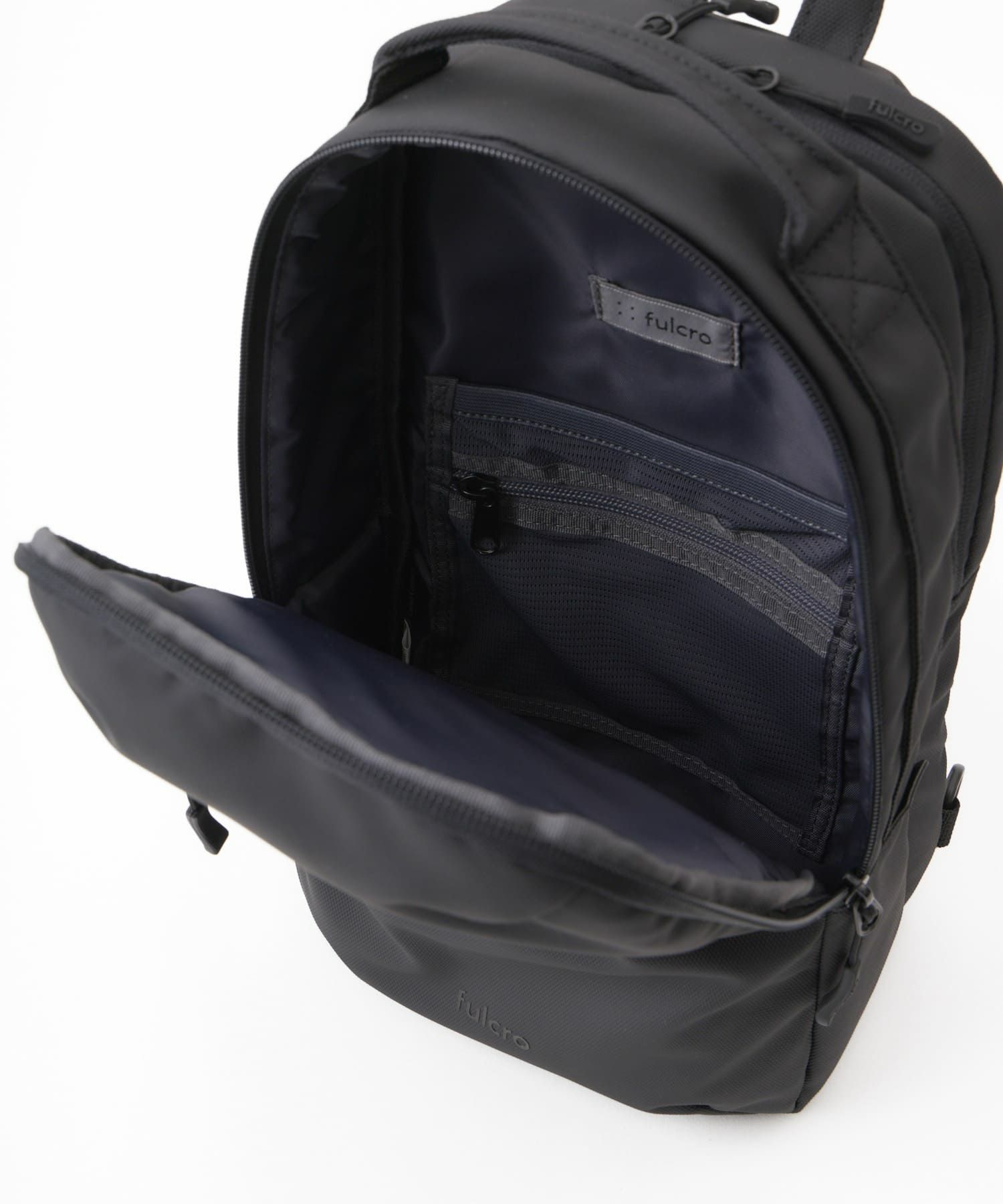 fulcro クロスボディバッグ 耐水 A5収納 Explorer fia-3022 ブラック