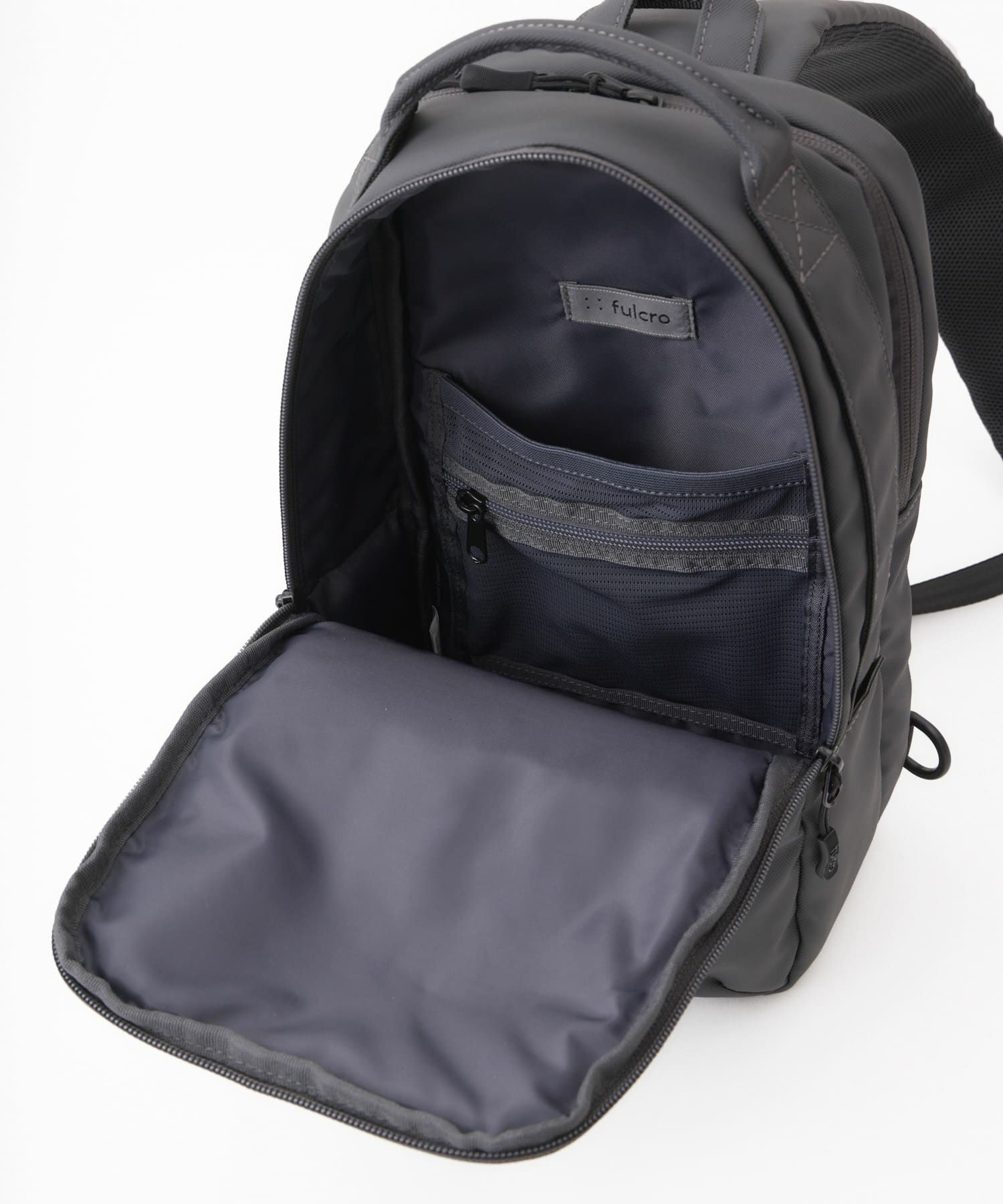 fulcro クロスボディバッグ 耐水 A5収納 Explorer fia-3022 ダークグレー
